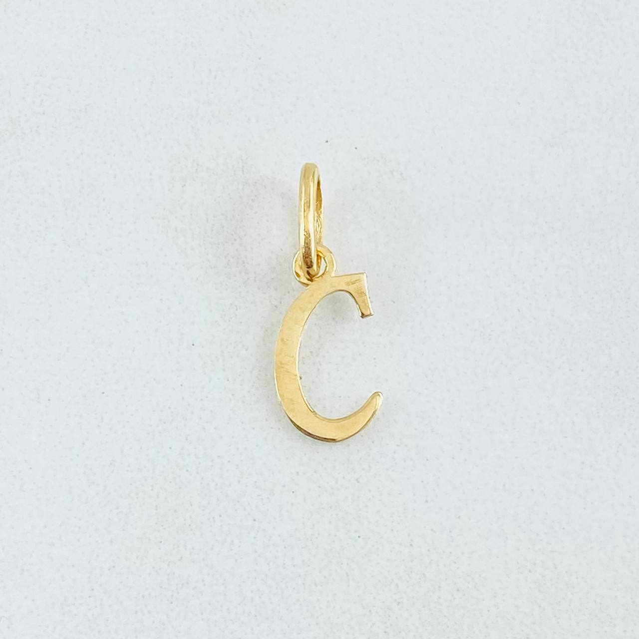 Pendant Letter C 0.35gr / 0.8in / 18K Gold