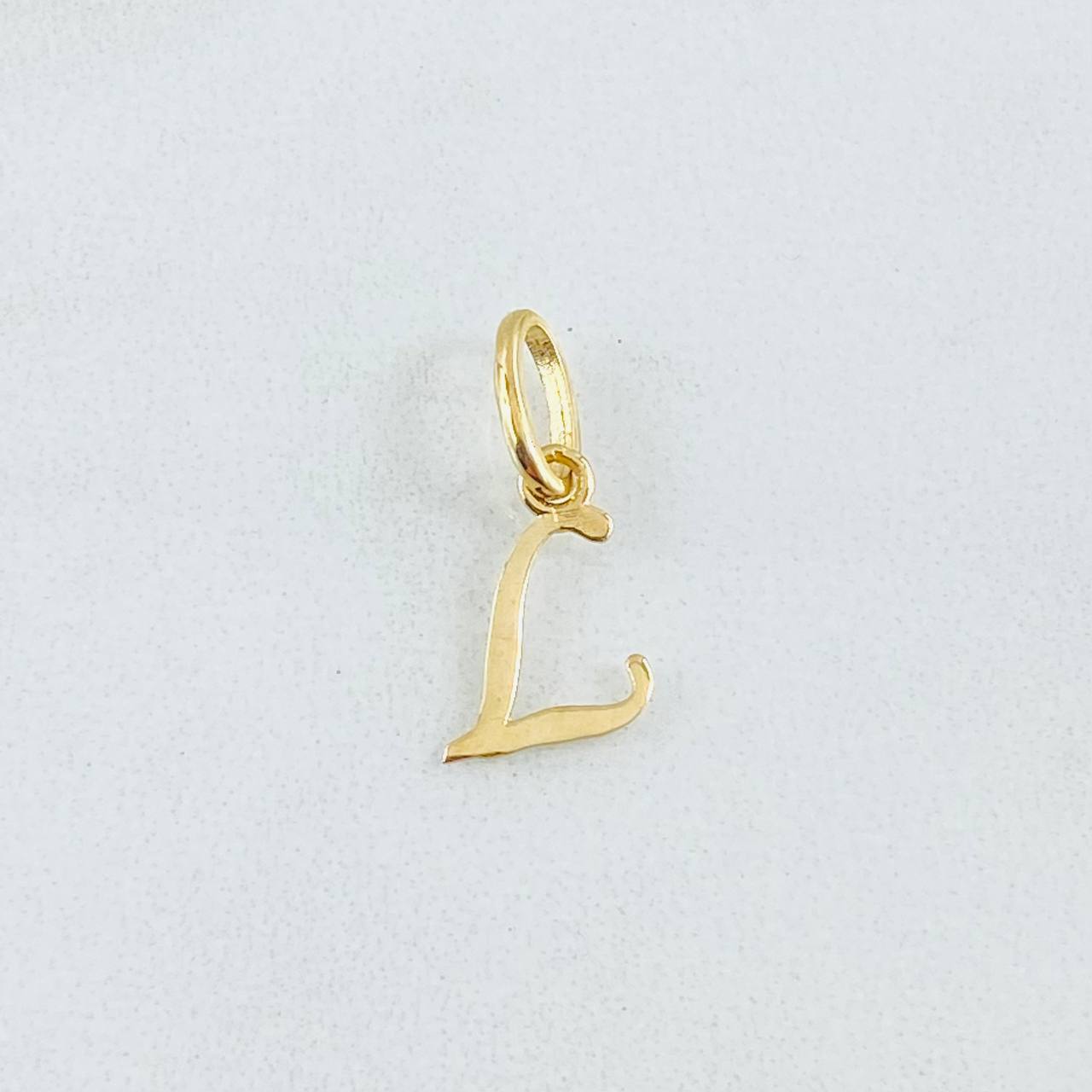 Dije Letra L 0.35gr / 3/4 in / Oro Amarillo 18K