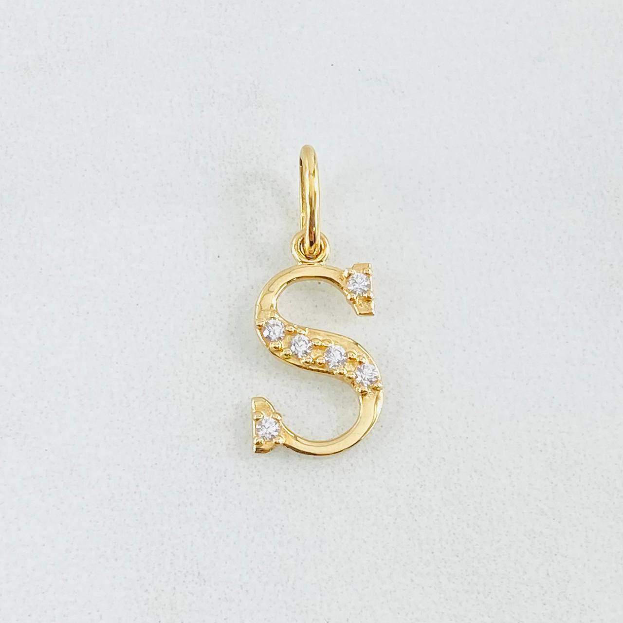 Pendant Letter S 0.8gr / 0.8in / 18K Gold