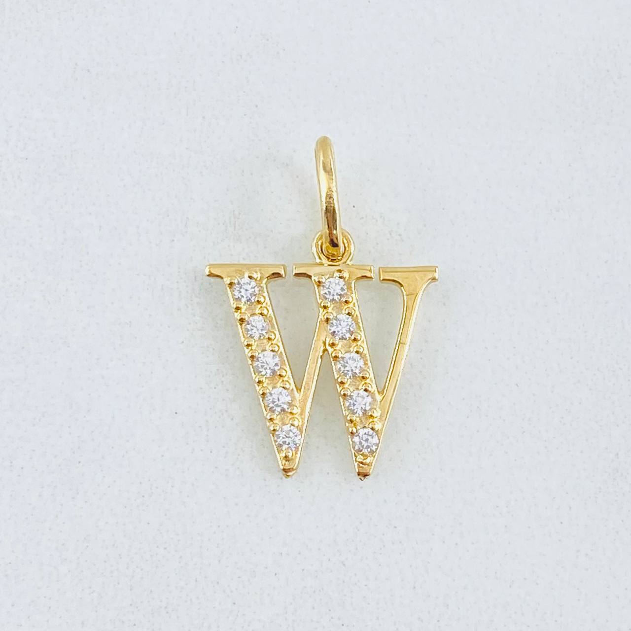 Dije Letra W 1gr / 3/4 in / Oro Amarillo 18K