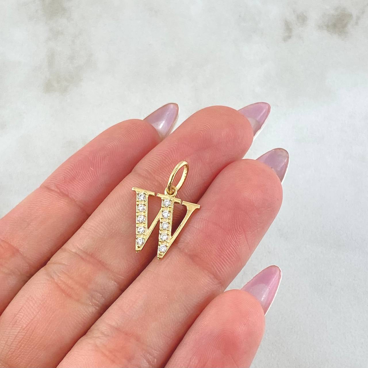 Dije Letra W 1gr / 3/4 in / Oro Amarillo 18K