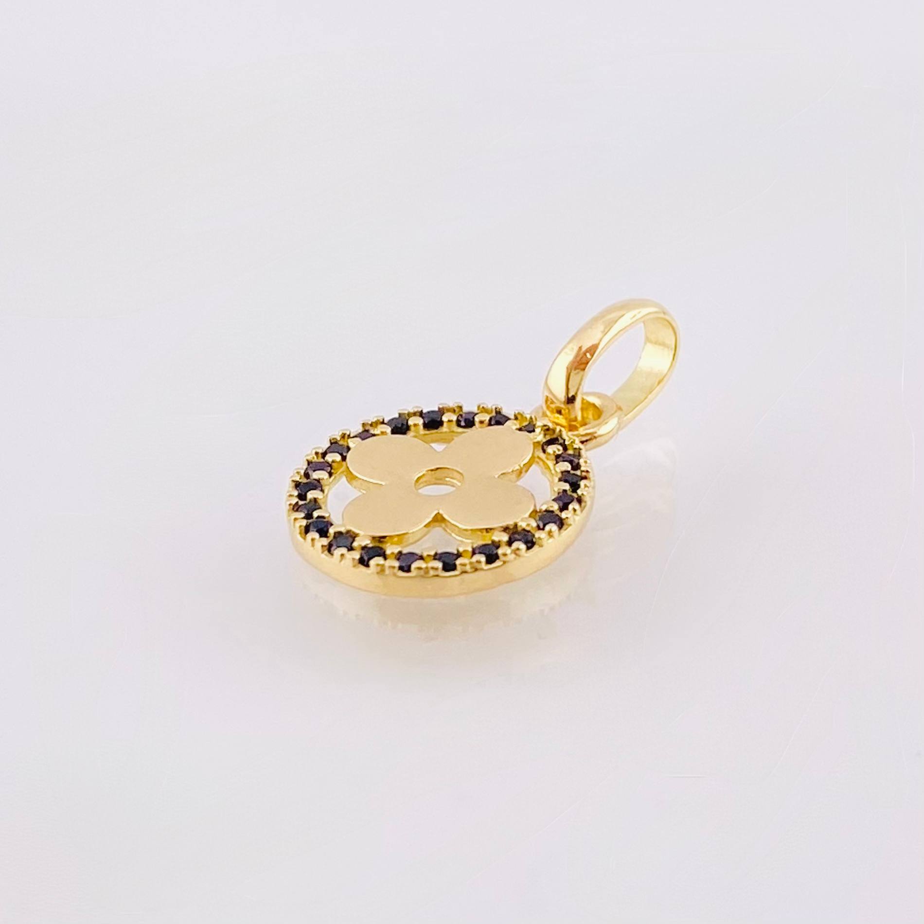 Clover Hoop Pendant 1.25gr / 3/4 in / 18K Yellow Gold ©