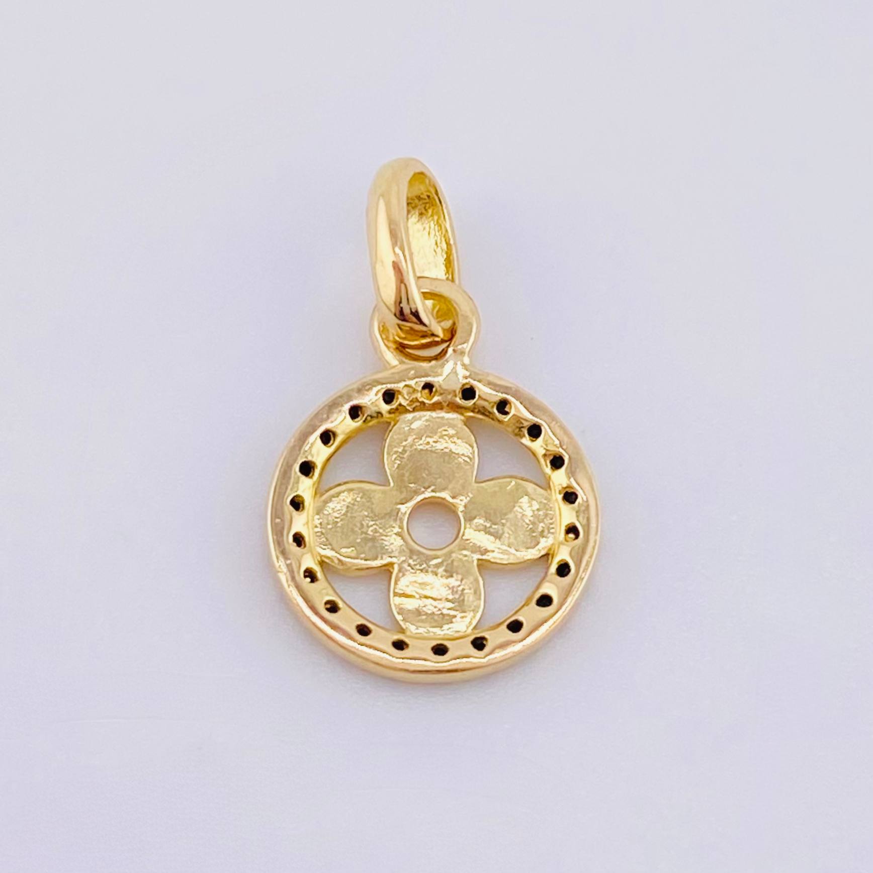 Clover Hoop Pendant 1.25gr / 3/4 in / 18K Yellow Gold ©