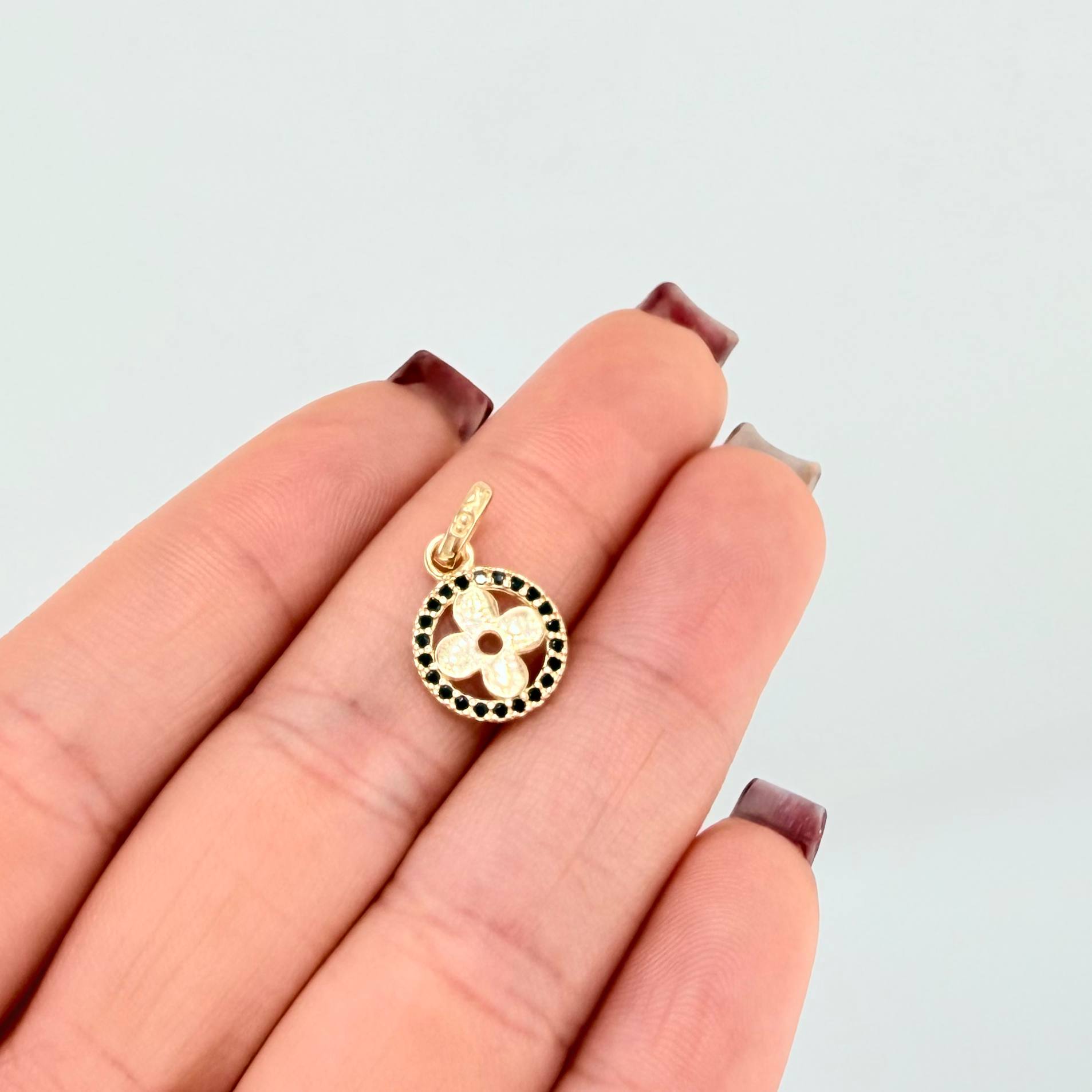 Clover Hoop Pendant 1.25gr / 3/4 in / 18K Yellow Gold ©
