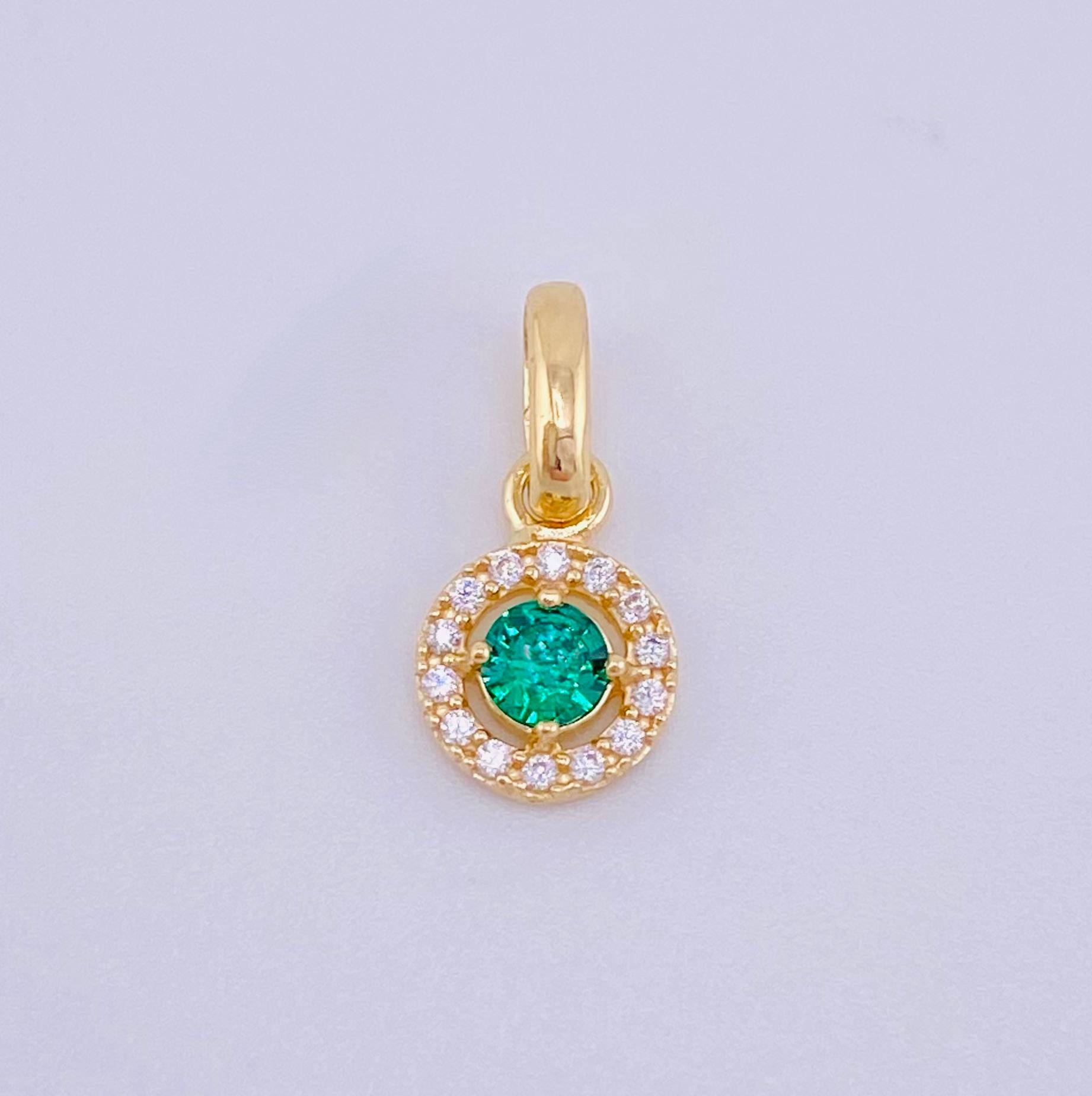 Dije Circular Tupido 0.85gr / 1/2 in / Oro Amarillo 18K ©