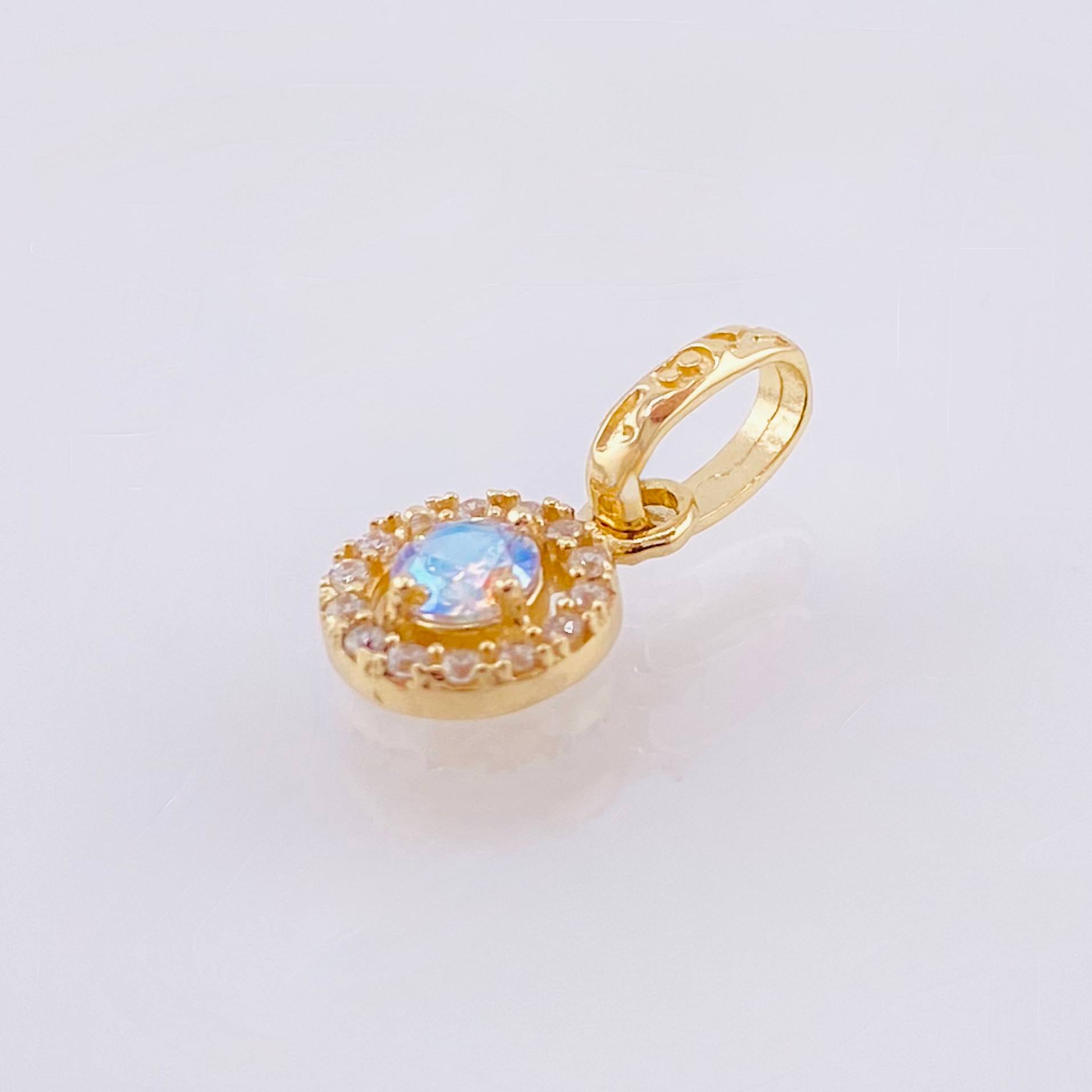 Dije Circular Tupido 0.9gr / 1/2 in / Oro Amarillo 18K ©