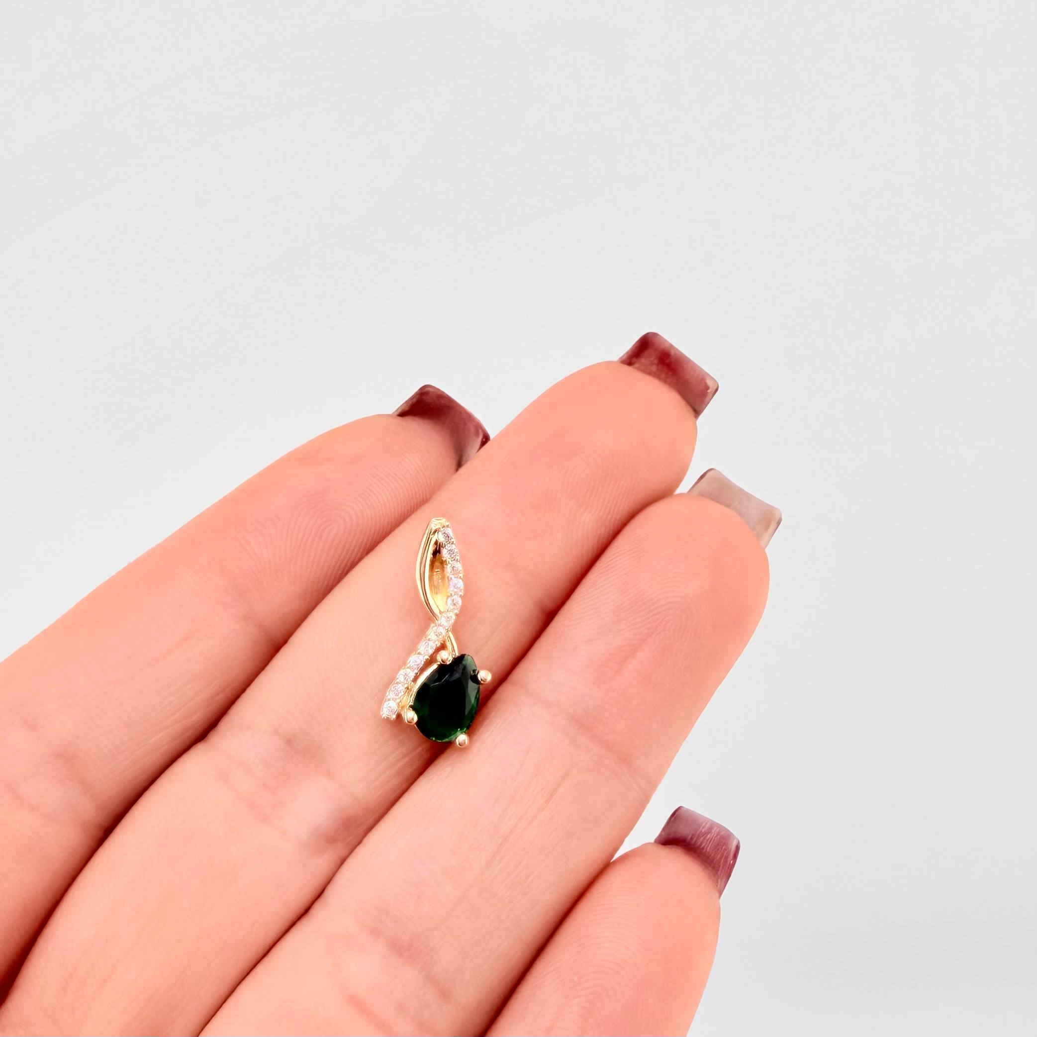 Dije Nota Sol Verde 1.3gr / 3/4 in / Oro Amarillo 18K ©