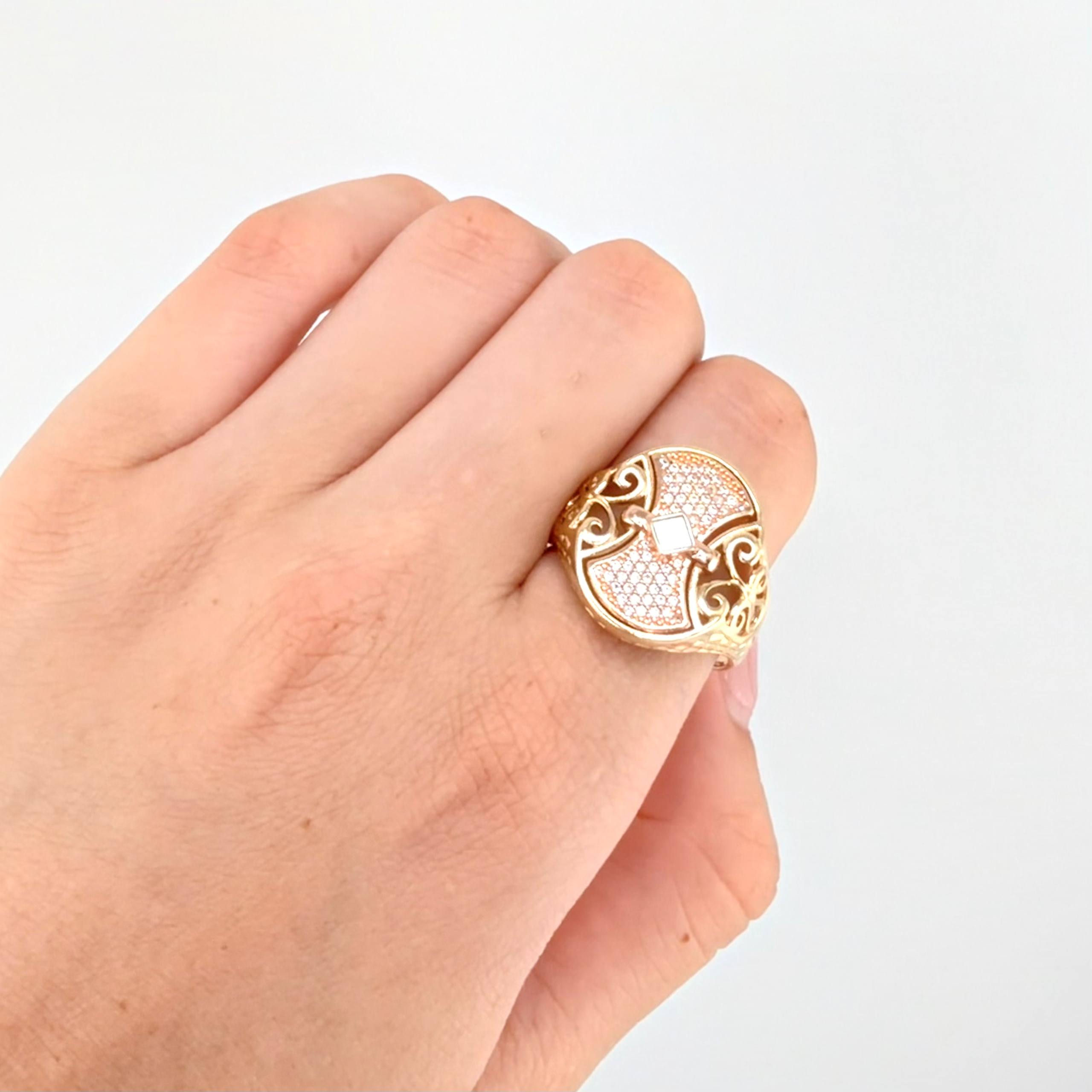 Anillo Escudo Vikingo 5.8gr / T10 1/2 / Tres Oros 18K ©
