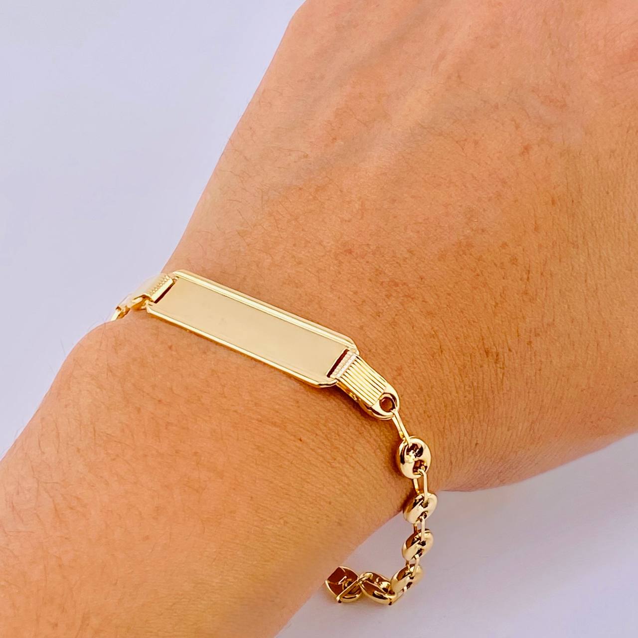 Pulso GC Placa Rectangular 4.1gr / 7 3/4 in / 5.5mm Oro Amarillo 18K