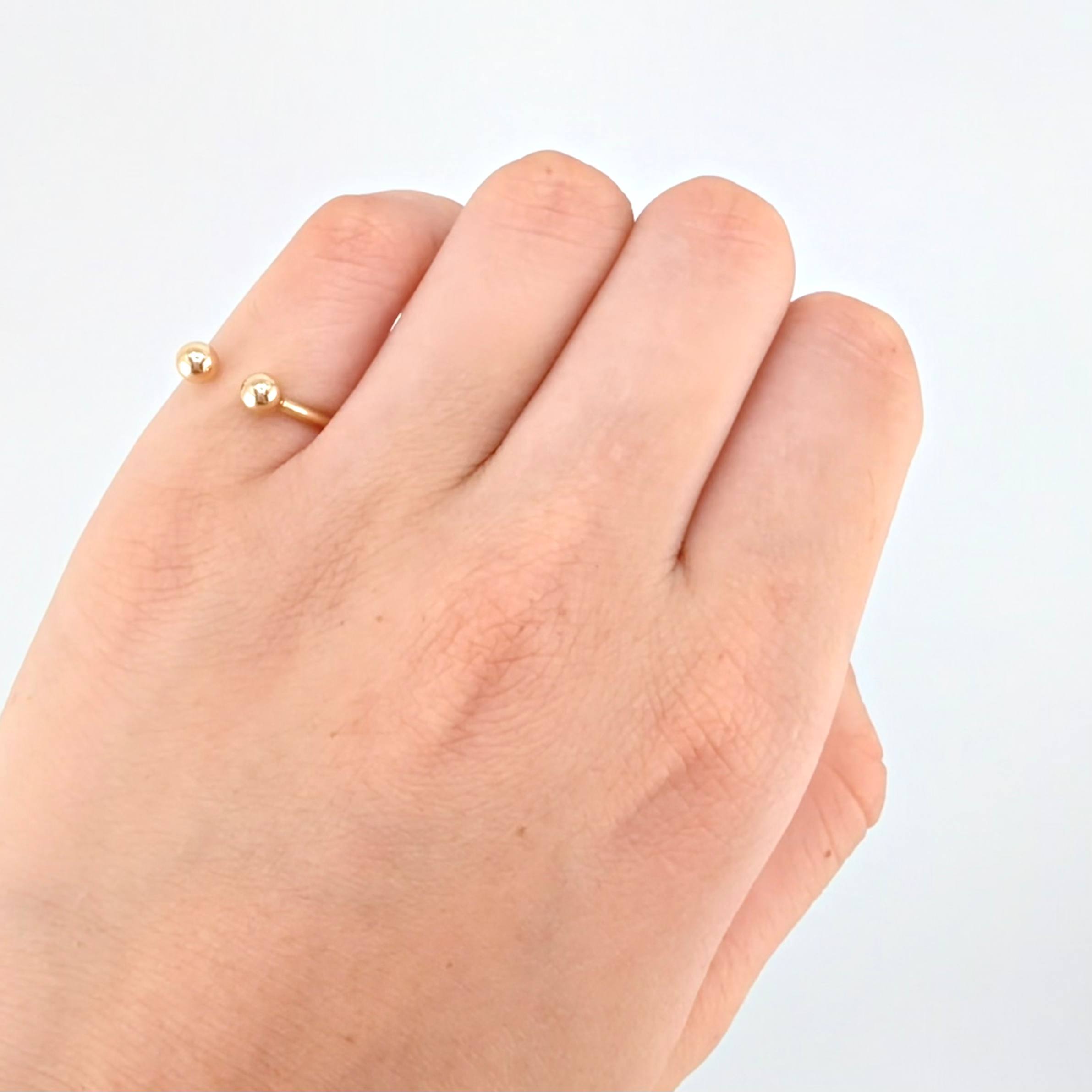Anillo Medio Dedo Abrazo 2 Bolas 4mm 1.2gr / T3 3/4 / Oro Amarillo 18K ©