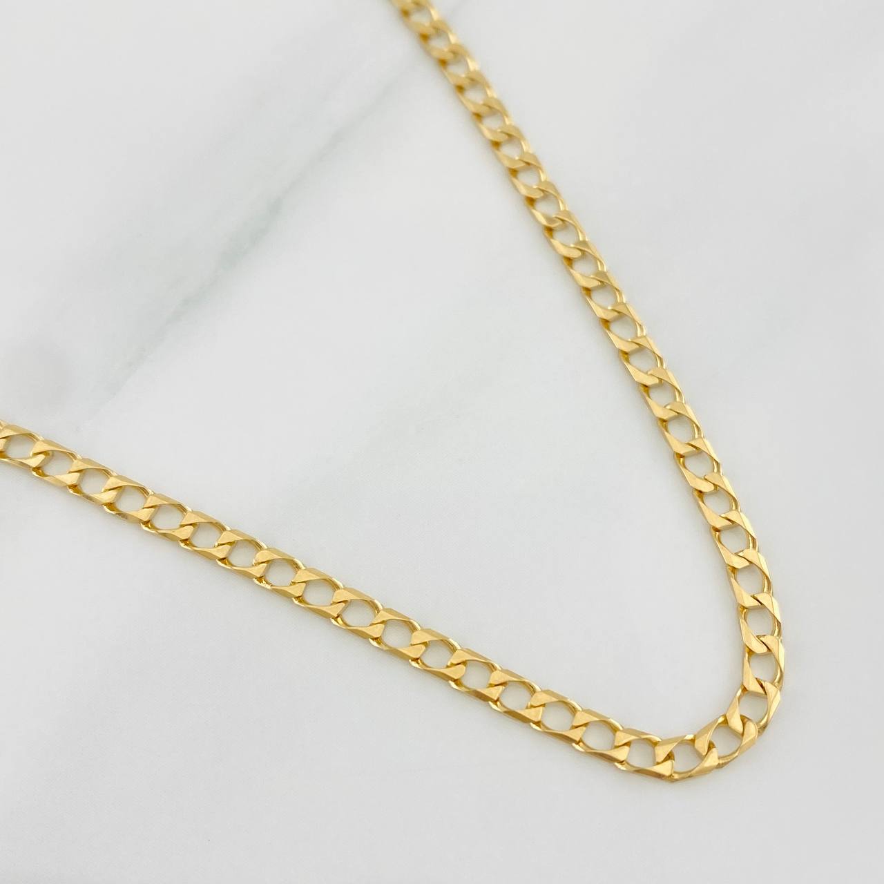 Cadena Cubana 8.4g / 24 in / 2.5mm Oro Amarillo 18K