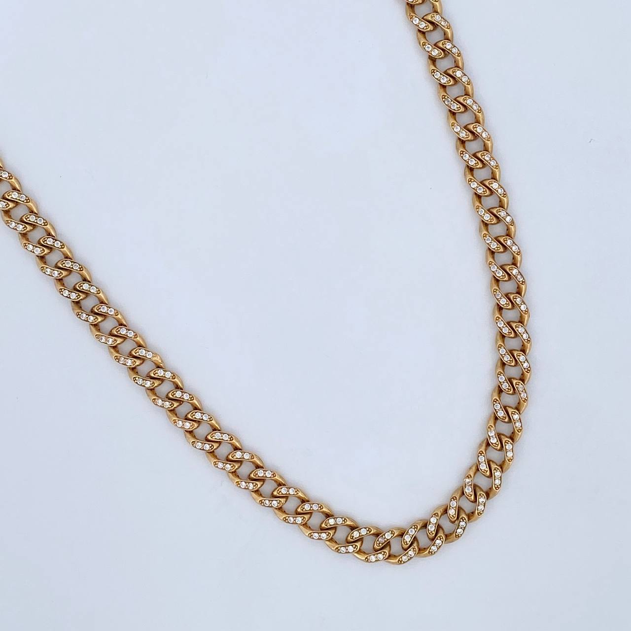 Cadena Cubana 25.3gr / 61.5cm / Oro 18K $