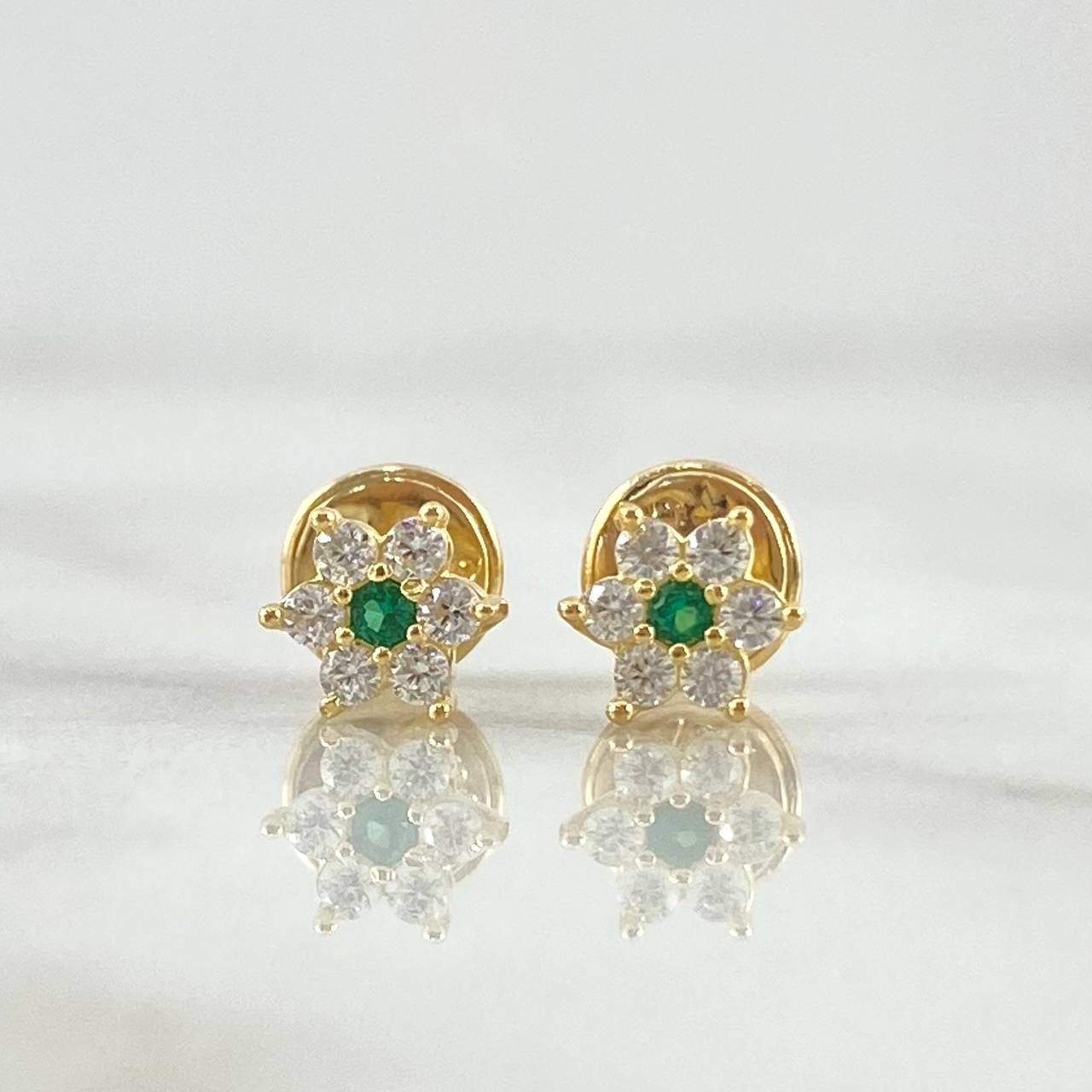 Topos Flor Nevada 1.05gr / 6.3mm Oro Amarillo 18K *