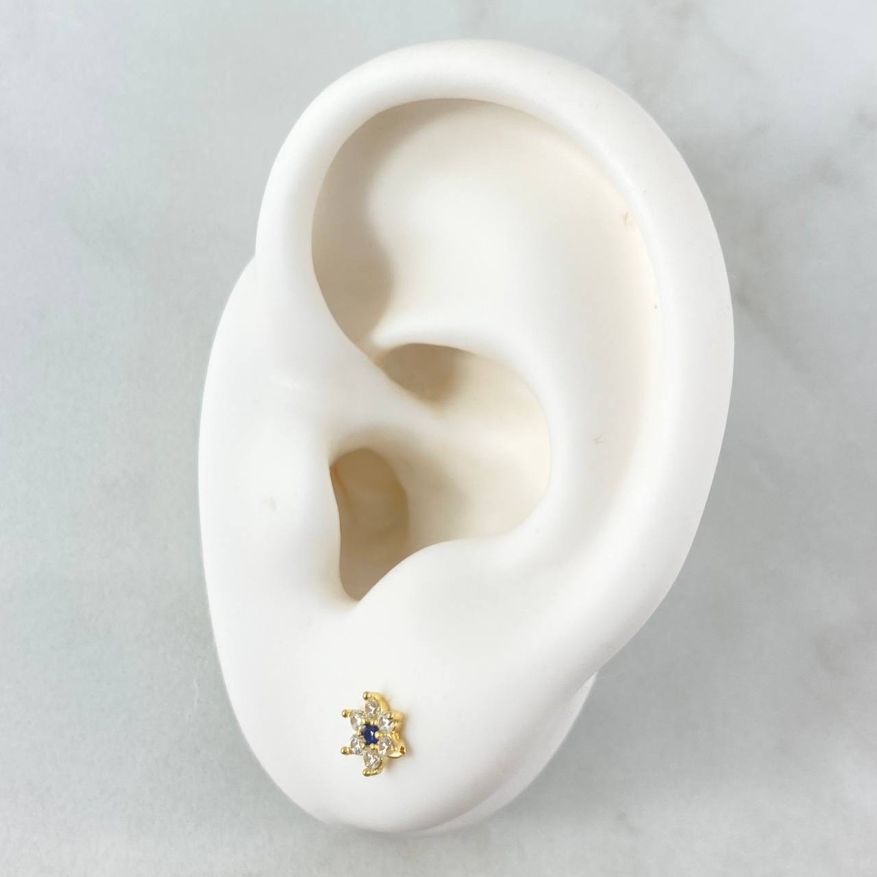 Stud Earrings Snow Flower 0.75gr / 5mm White Zircons Royal Blue 18K Yellow Gold