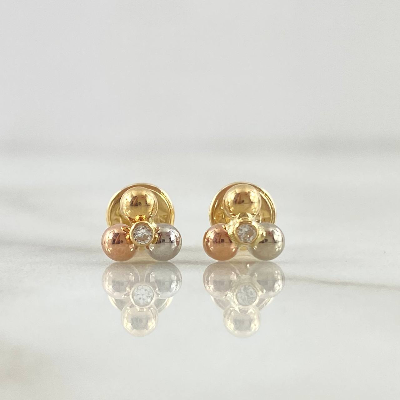 Trio of Beads Stud Earrings 0.6gr / 18K Gold*