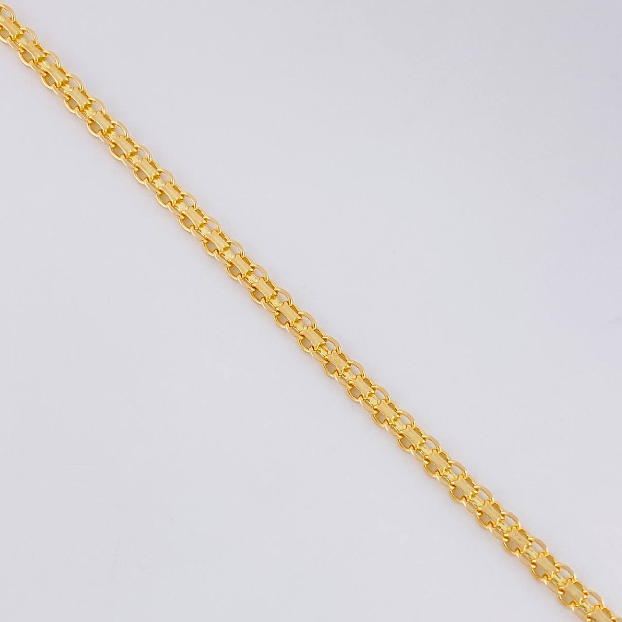 Pulso Chino 2.95g / 6 3/4 in / 2.4mm Oro Amarillo 18K