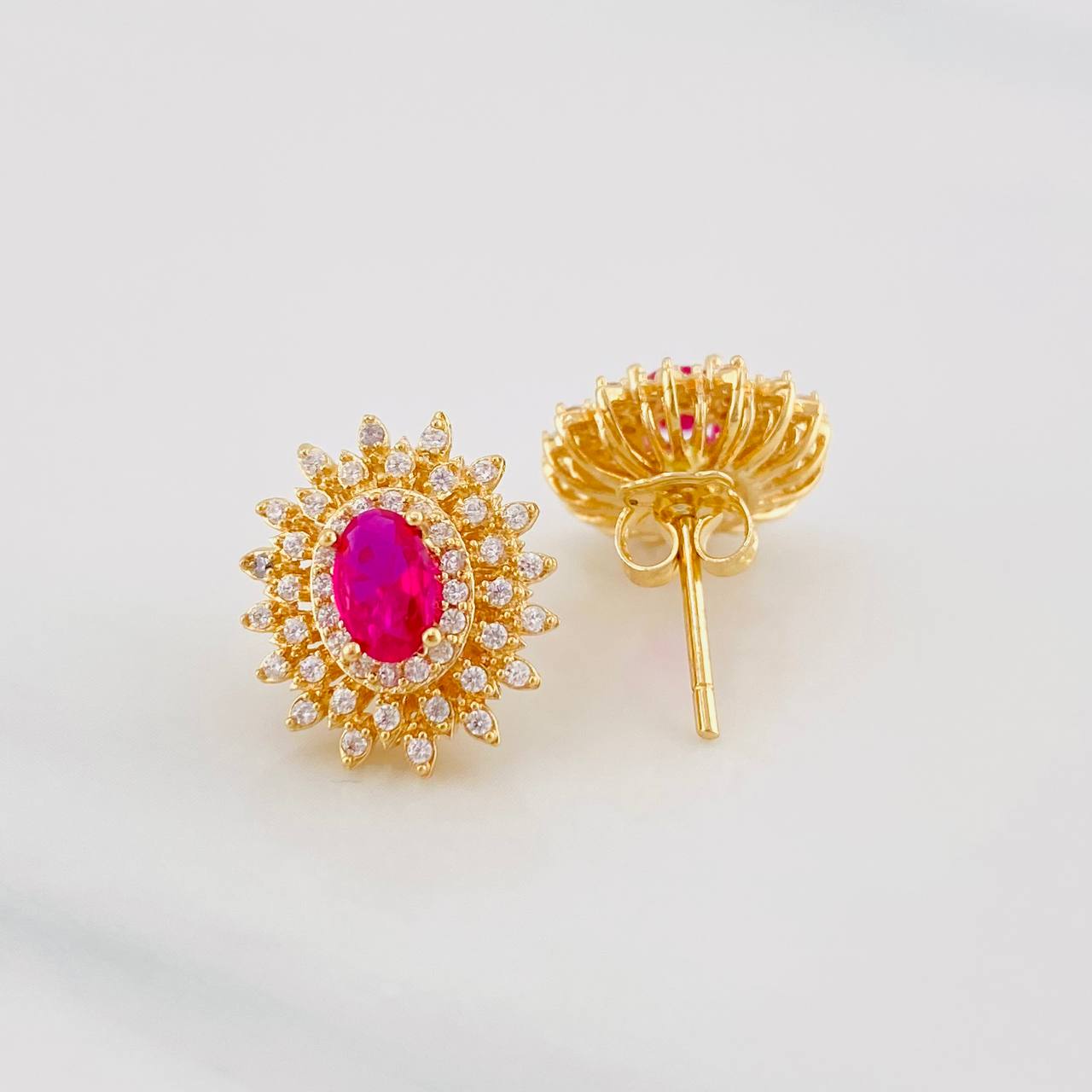 Stud Earrings Sparkle 4.2g / in / 12.74mm Yellow Gold 18K