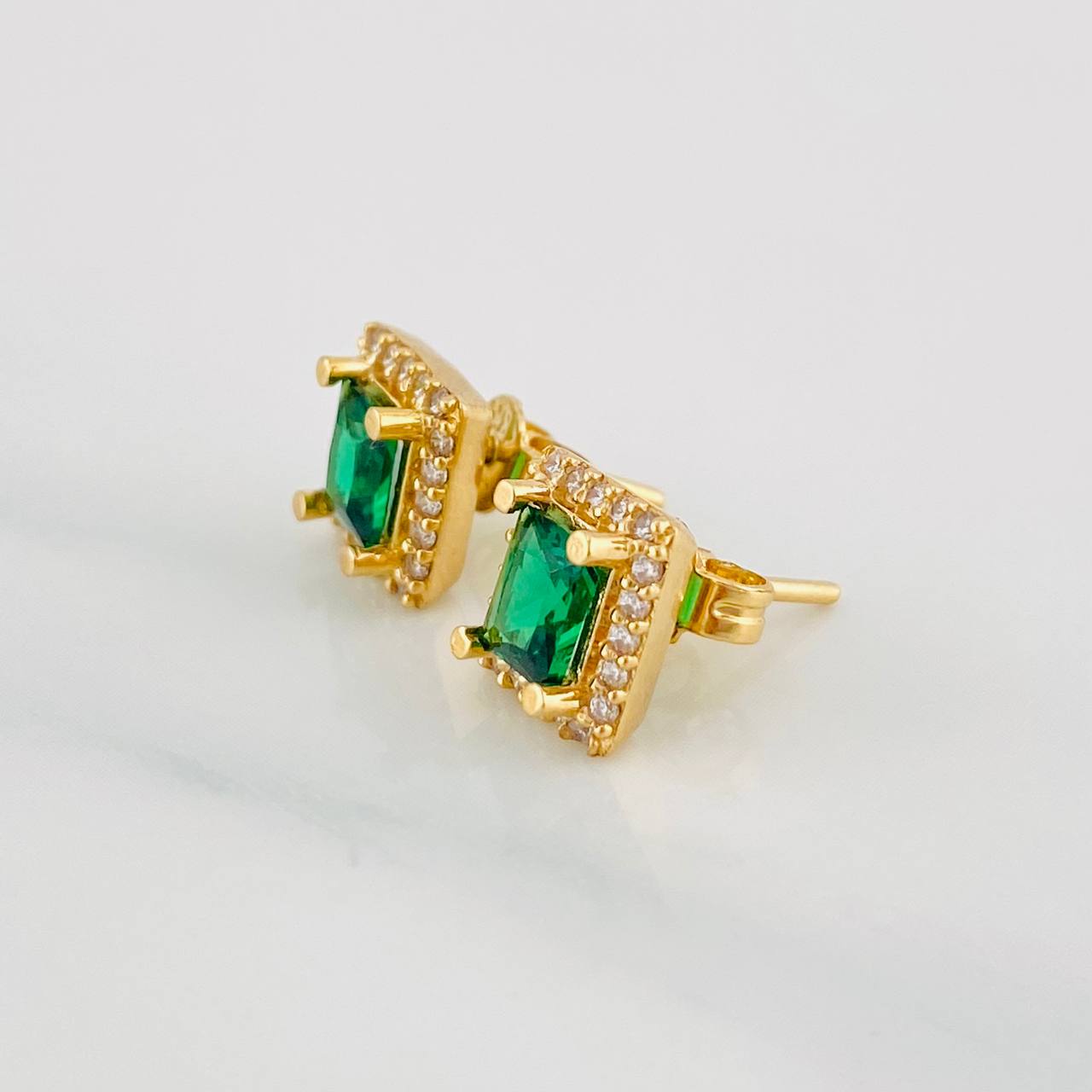 Stud Earrings Square Halo 2.5g / in / 7.2mm Yellow Gold 18K