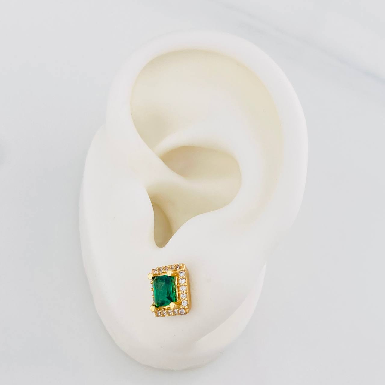 Stud Earrings Square Halo 2.5g / in / 7.2mm Yellow Gold 18K