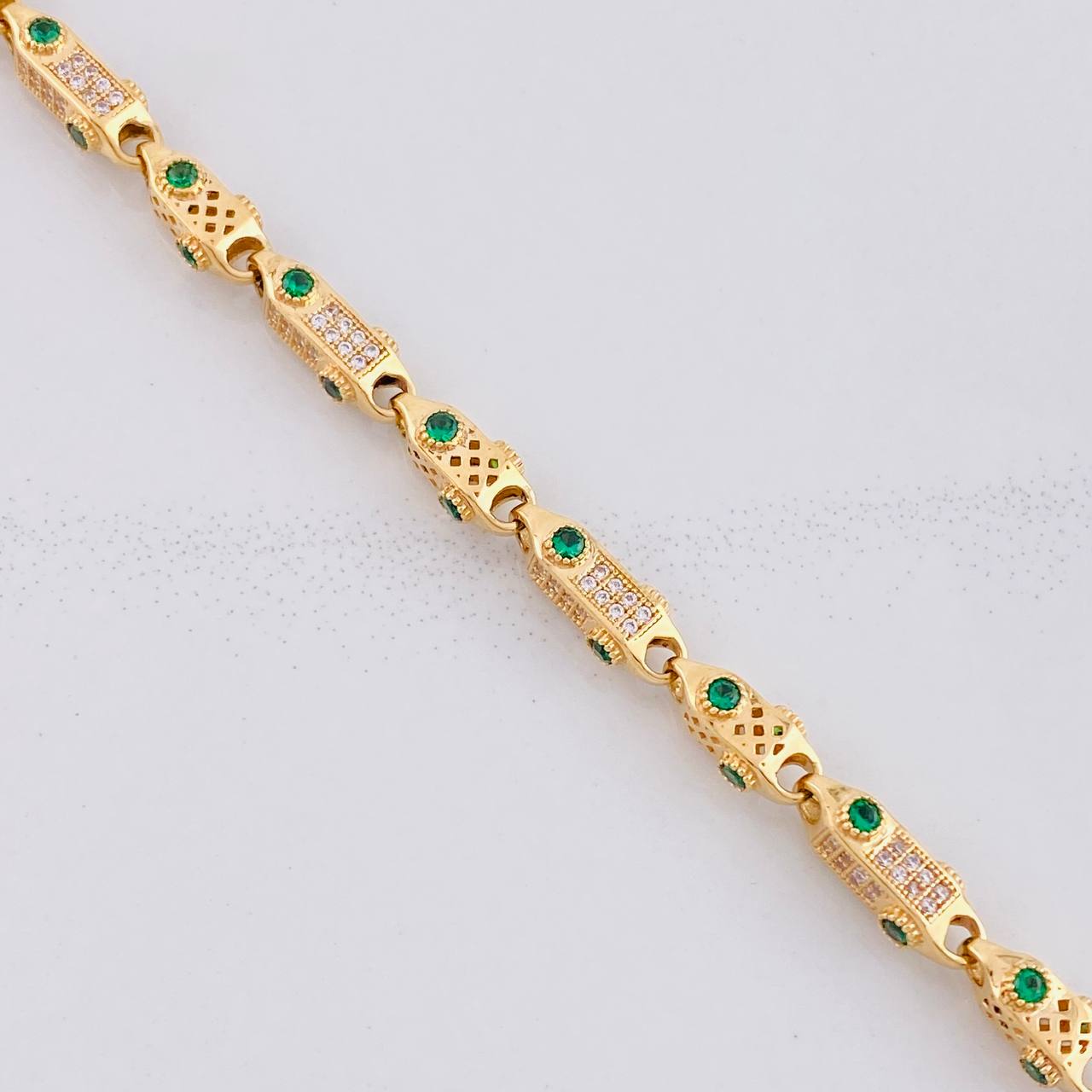 Cadena Rustica Cilindros Tridimensionales 52.2g / 26 in / 5.5mm Oro Amarillo 18K