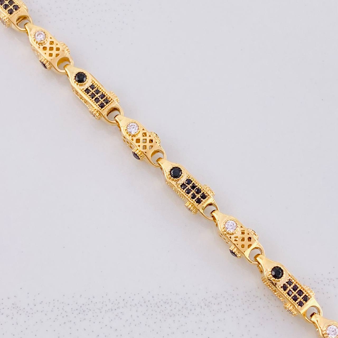 Rustic Chain Three-Dimensional Cylinders 54.3g / 26 in / 5.6mm Yellow Gold 18K