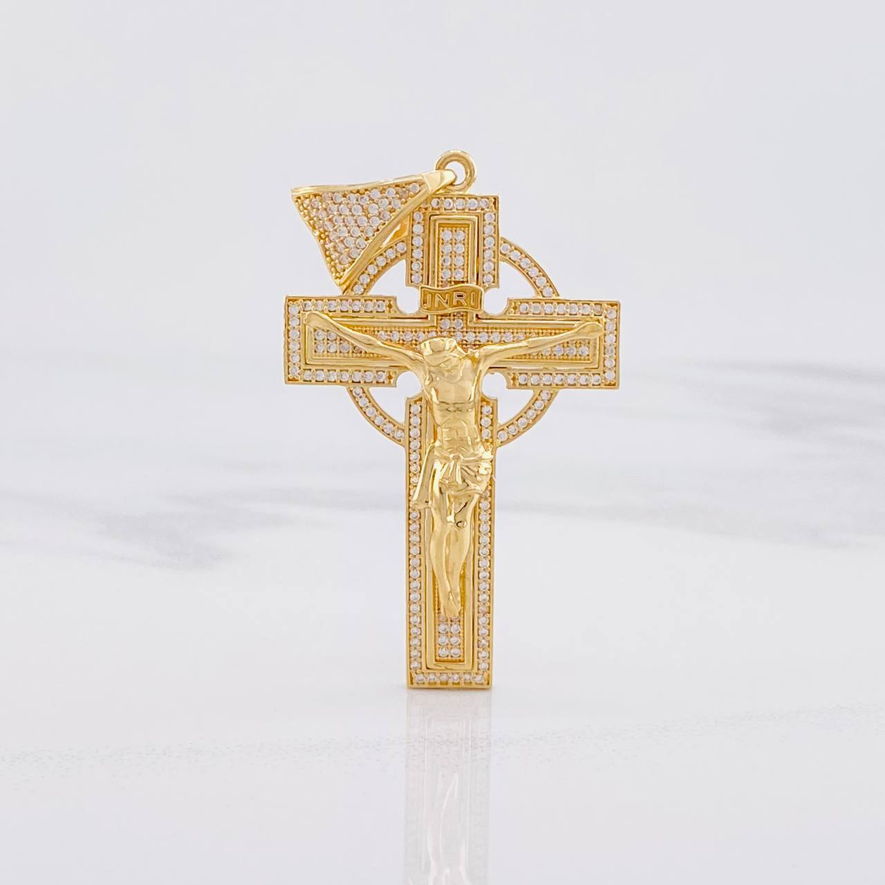 Dije Cruz Cristo Celta 14.15g / 2 1/2 in Oro Amarillo 18K