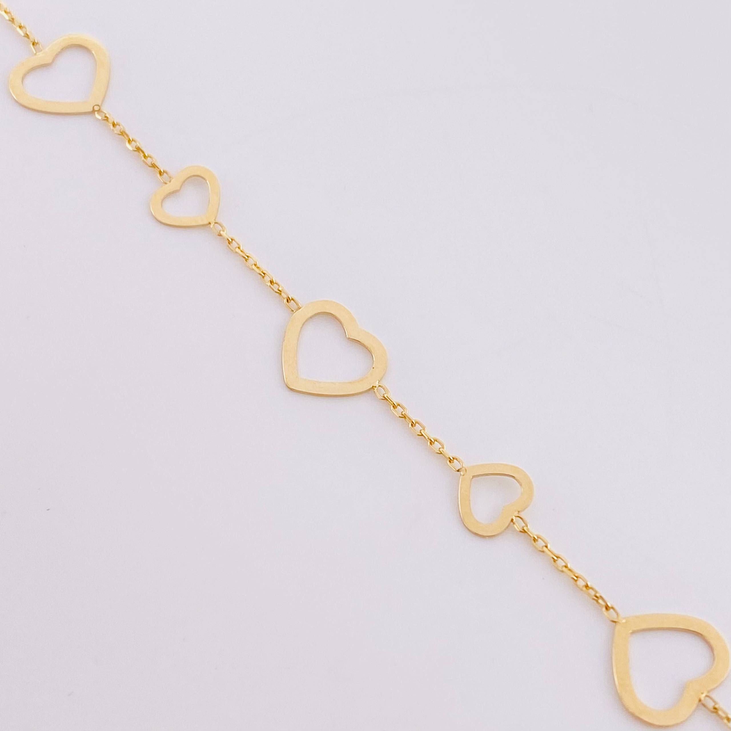 Pulso Aro Seguido Silueta Corazon 1.65g / 7 1/4 in / 0.6mm Oro Amarillo 18K