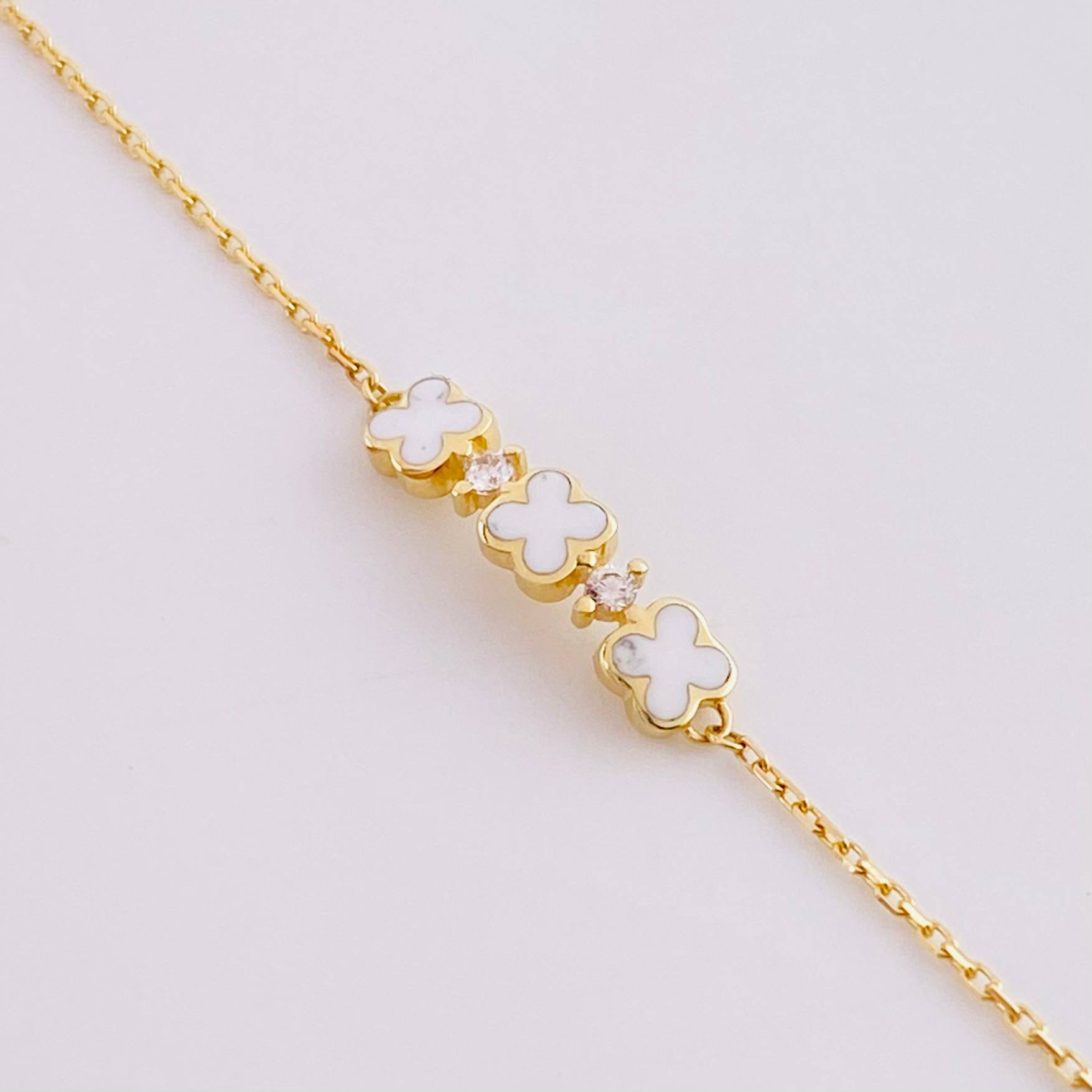 Classic Link Bracelet Clover 1.75g / 7 3/4 in / 0.6mm 18K Yellow Gold
