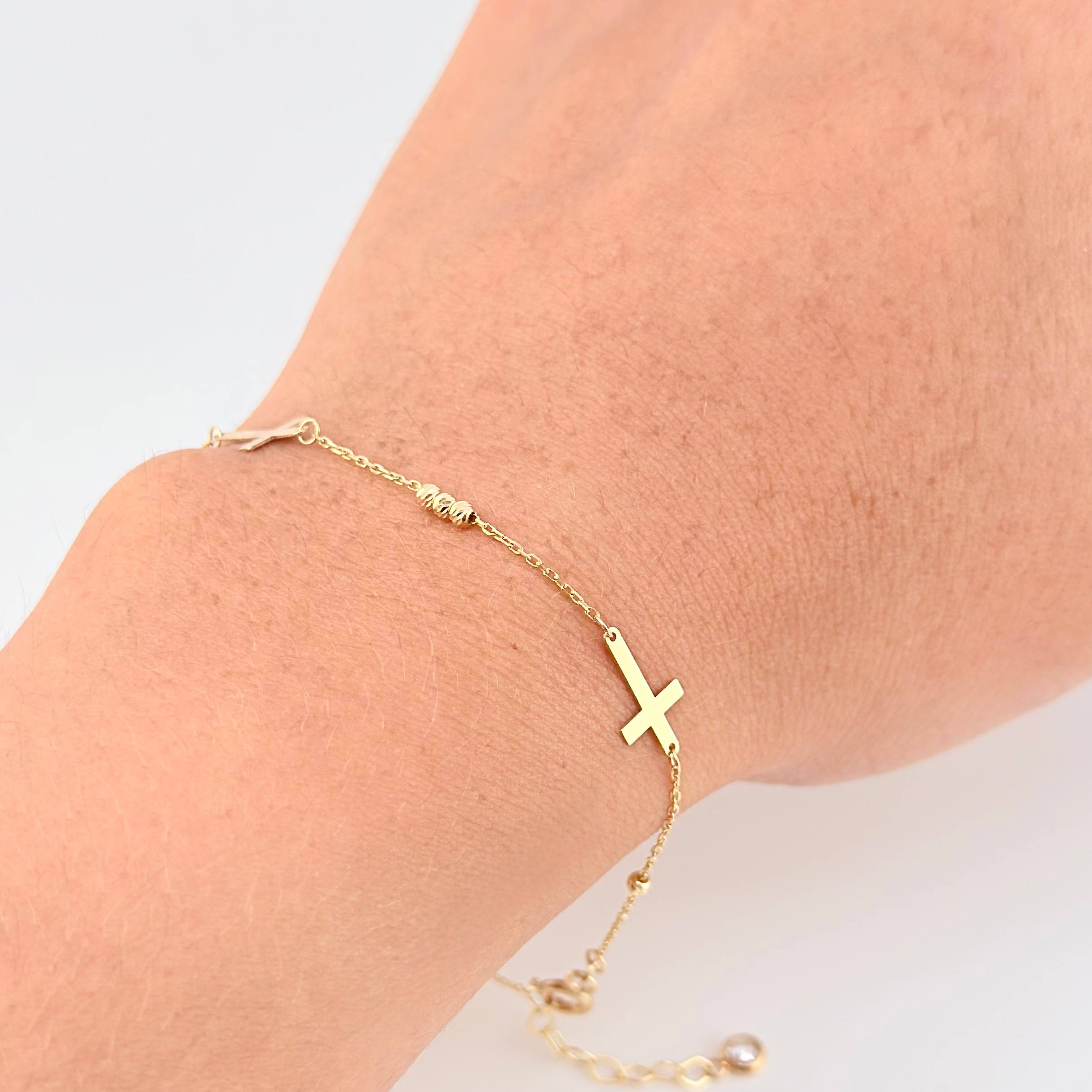 Classic Link Bracelet Cross Plain 1.3g / 7 3/4 in / 0.6mm 18K Yellow Gold