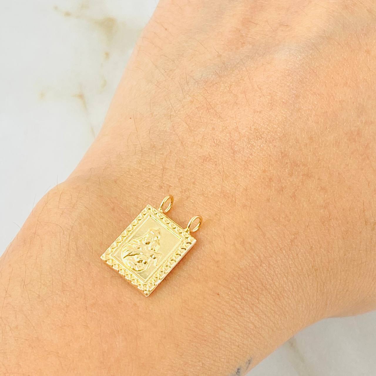 Dije Escapulario Doble Faz 0.85gr / 3/4 in / Oro Amarillo 18K ©