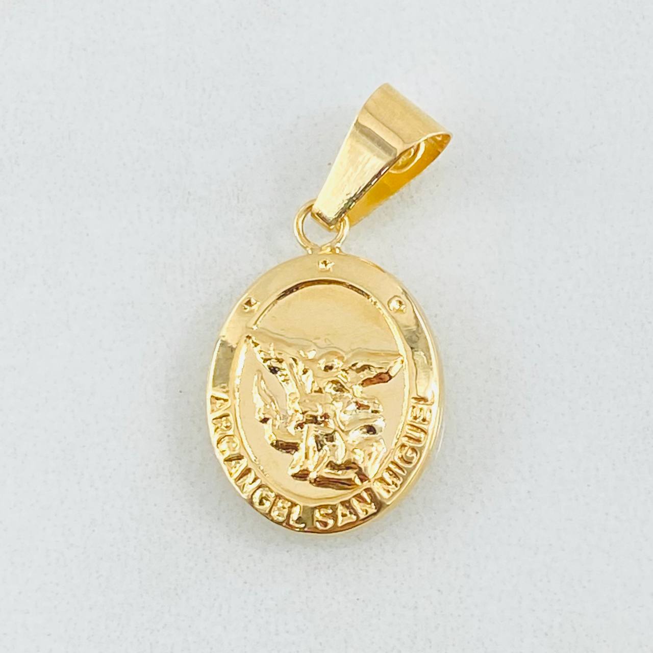 Dije San Miguel Arcangel 1.1gr / 1 in / Oro Amarillo 18K