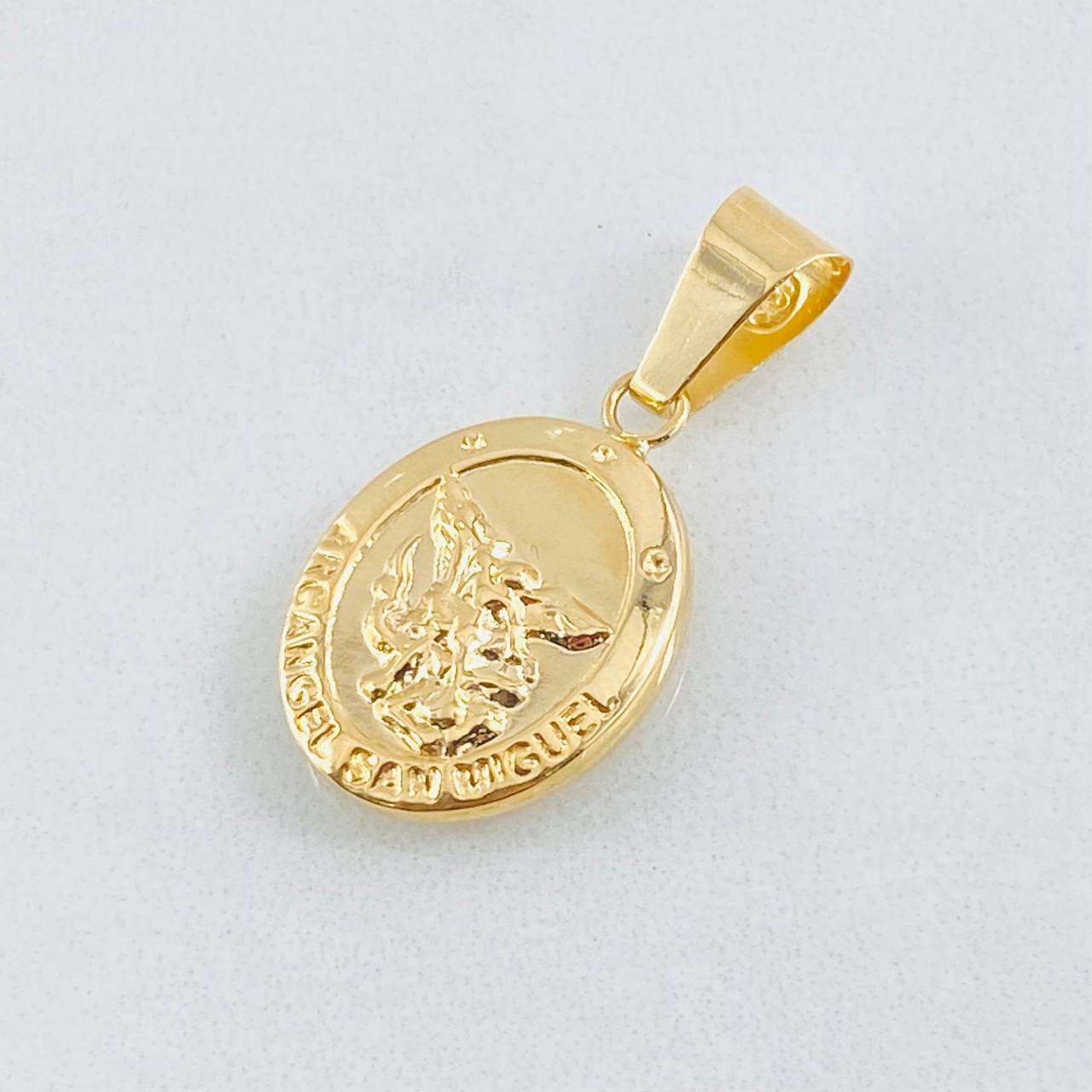 Dije San Miguel Arcangel 1.1gr / 1 in / Oro Amarillo 18K