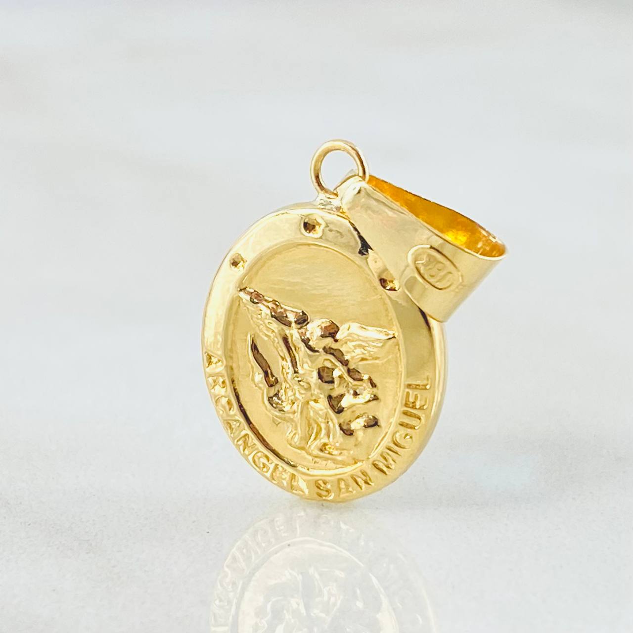 Dije San Miguel Arcangel 1.2gr / 1 in / Oro Amarillo 18K