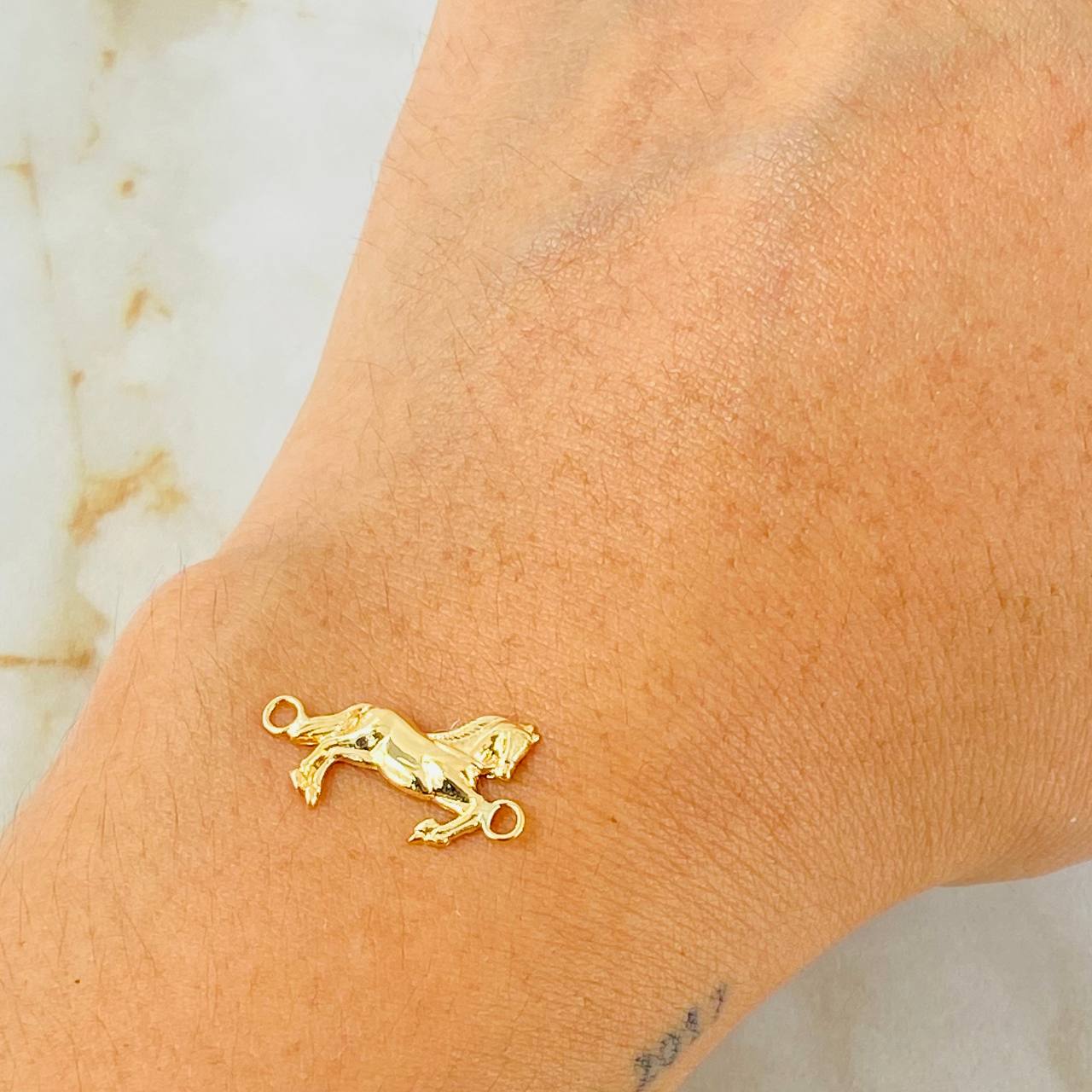 Herraje Caballo 0.5gr / 3/4 in / Oro Amarillo 18K