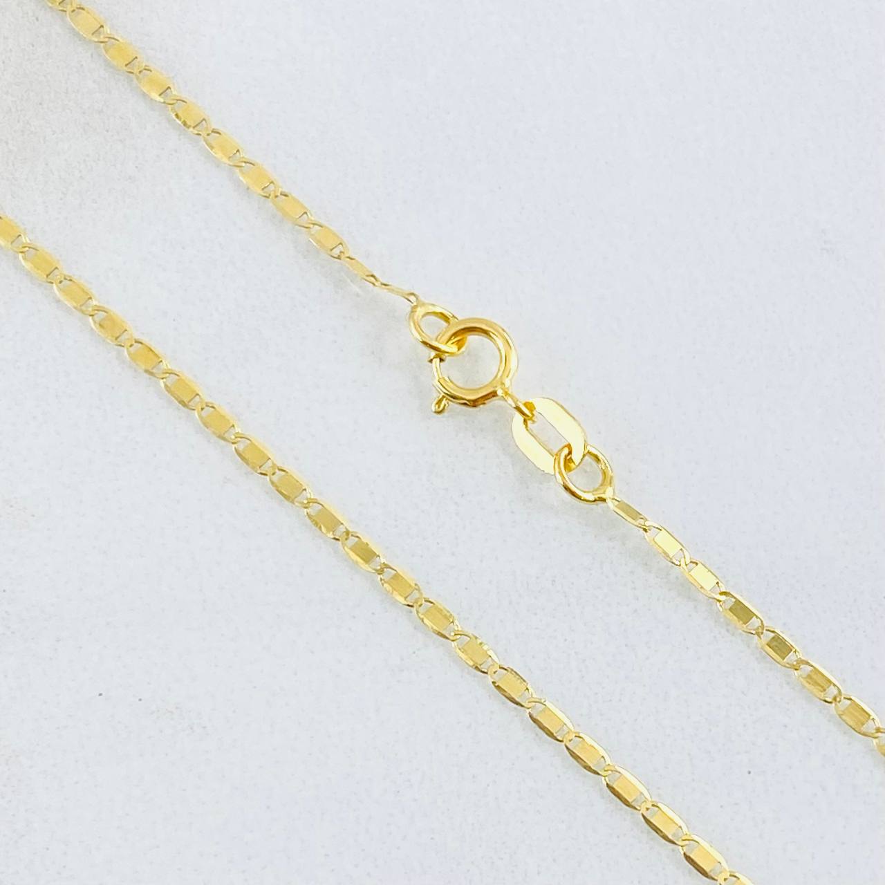 Set Cadena y Dije Plana + Cruz Lisa 1.5gr / Oro Amarillo 18K