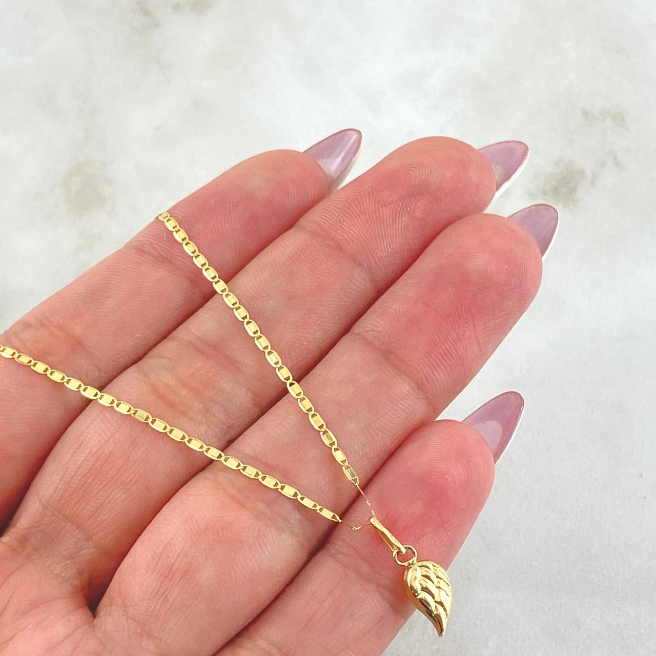 Set Cadena y Dije Plana + Ala 1.5gr / Oro Amarillo 18K