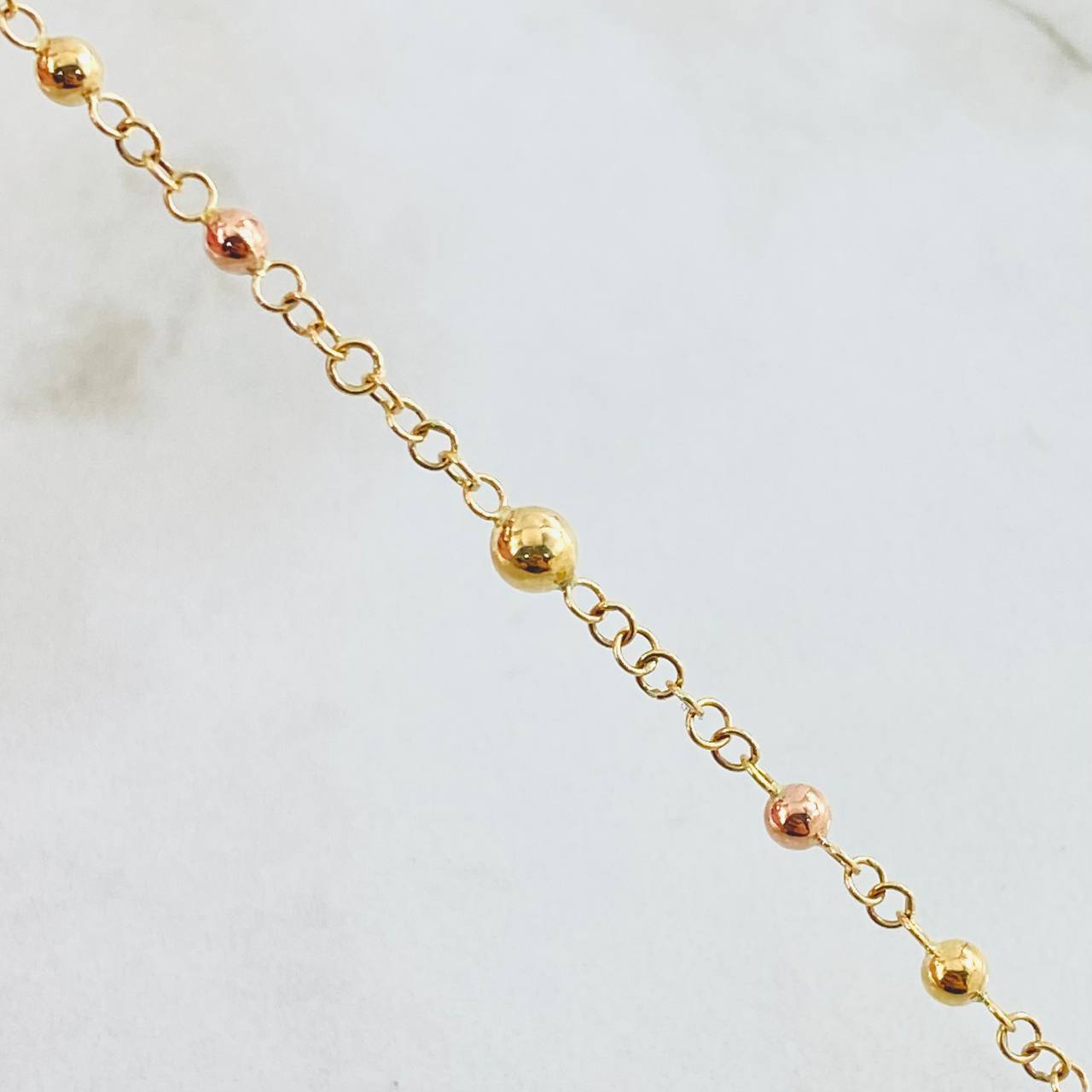 Rosario Virgen Milagrosa 6.4gr / 23 1/2 in / 3mm-4mm Tres Oros 18K *