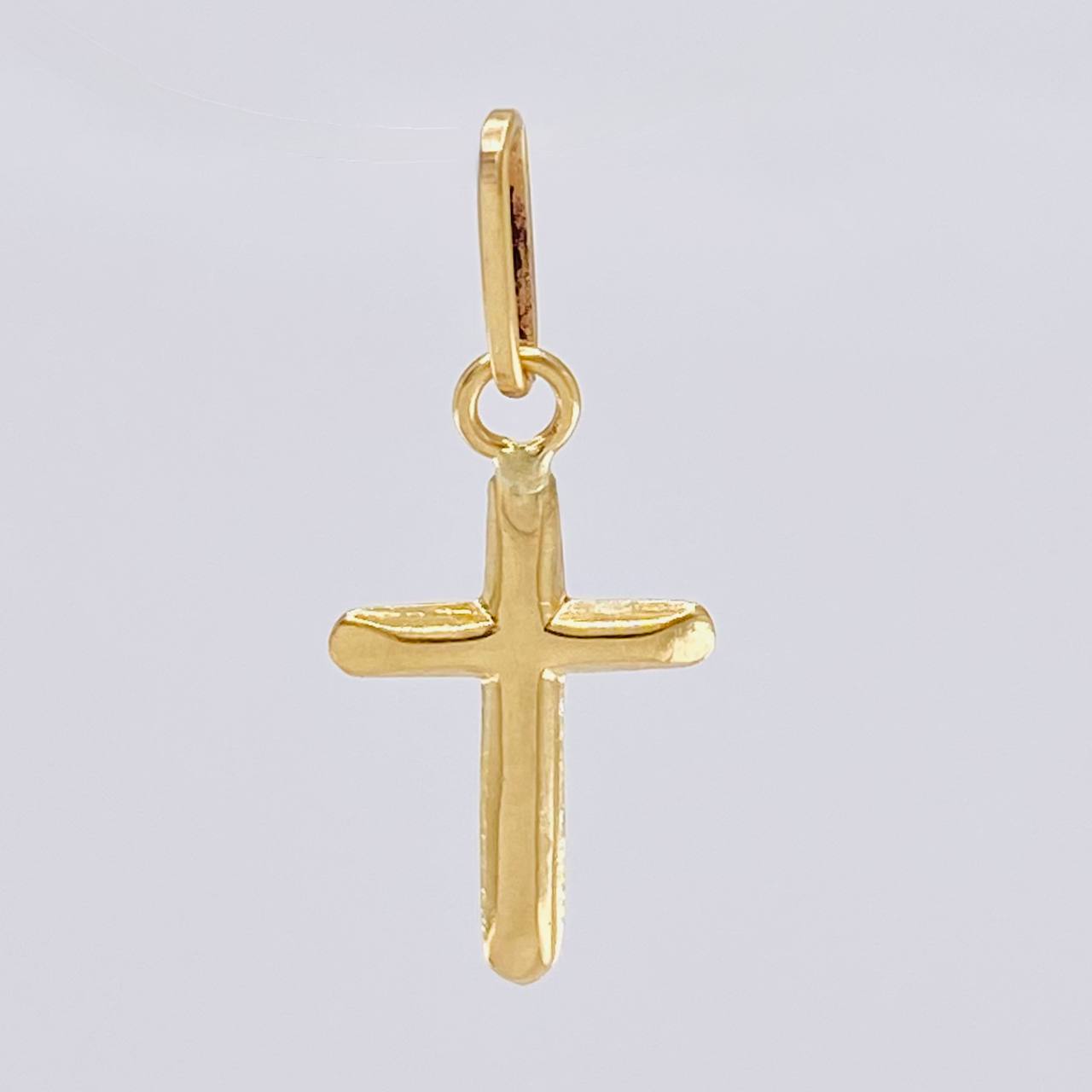 Pendant Flat-Tipped Cross 0.45 g / 1 in Yellow Gold 18K
