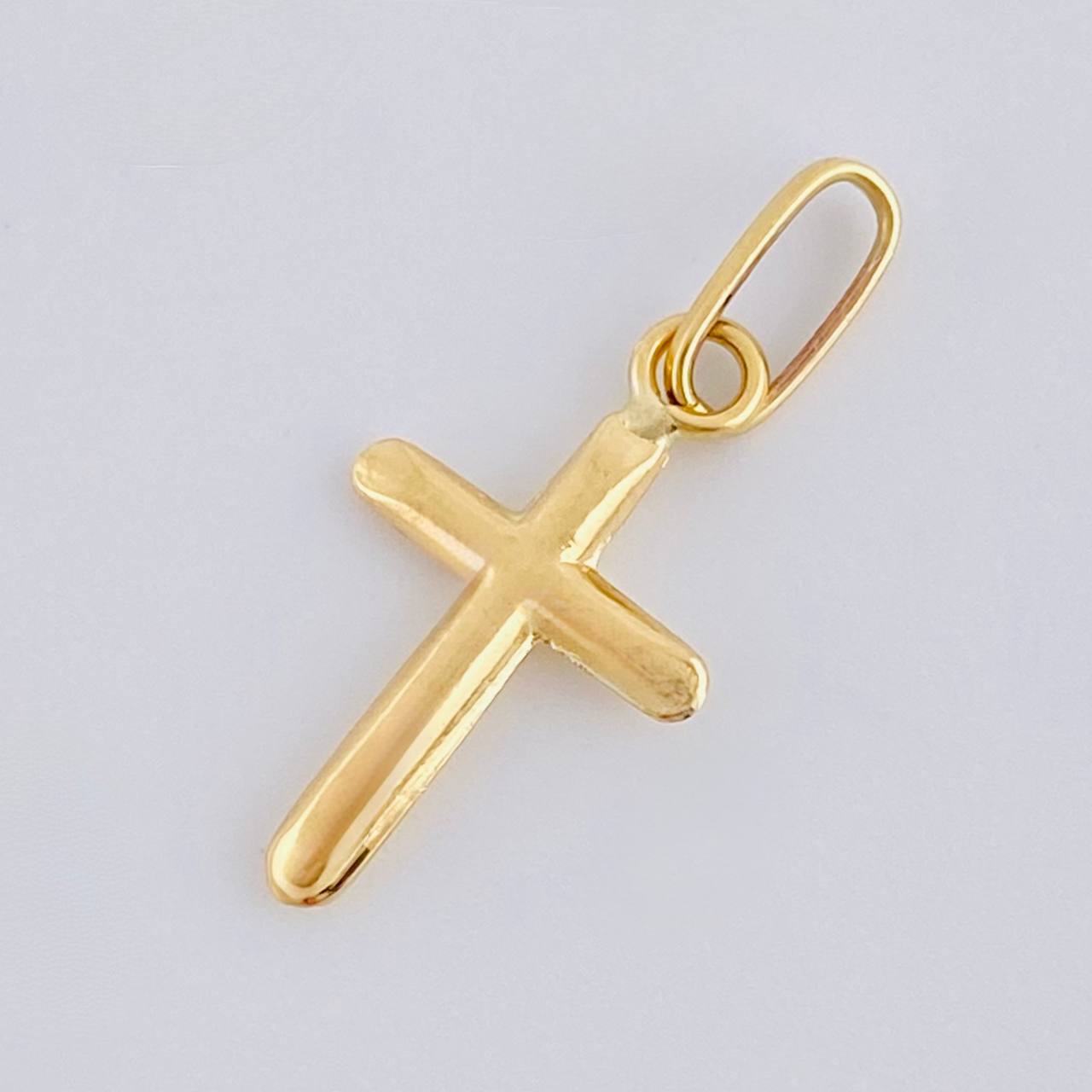 Pendant Flat-Tipped Cross 0.3 g / 3/4 in 18K Yellow Gold