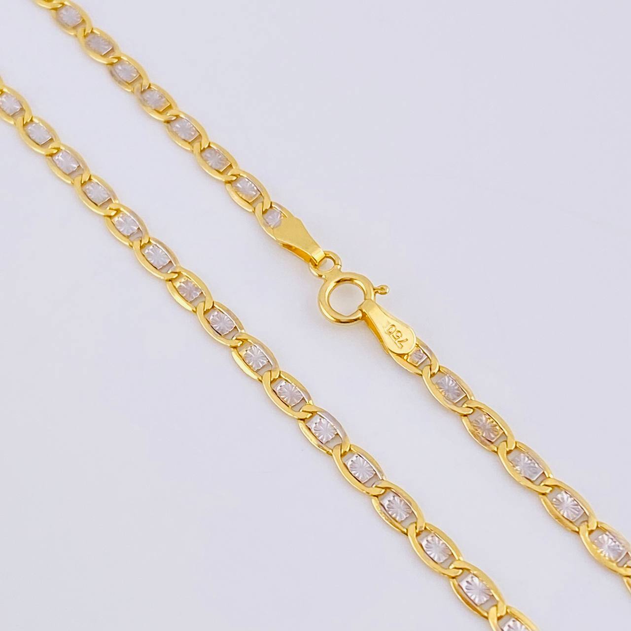 Cadena Plana Diamantada 4.3 g / 23 3/4 in / 2.9 mm Dos Oros Amarillo Blanco 18K