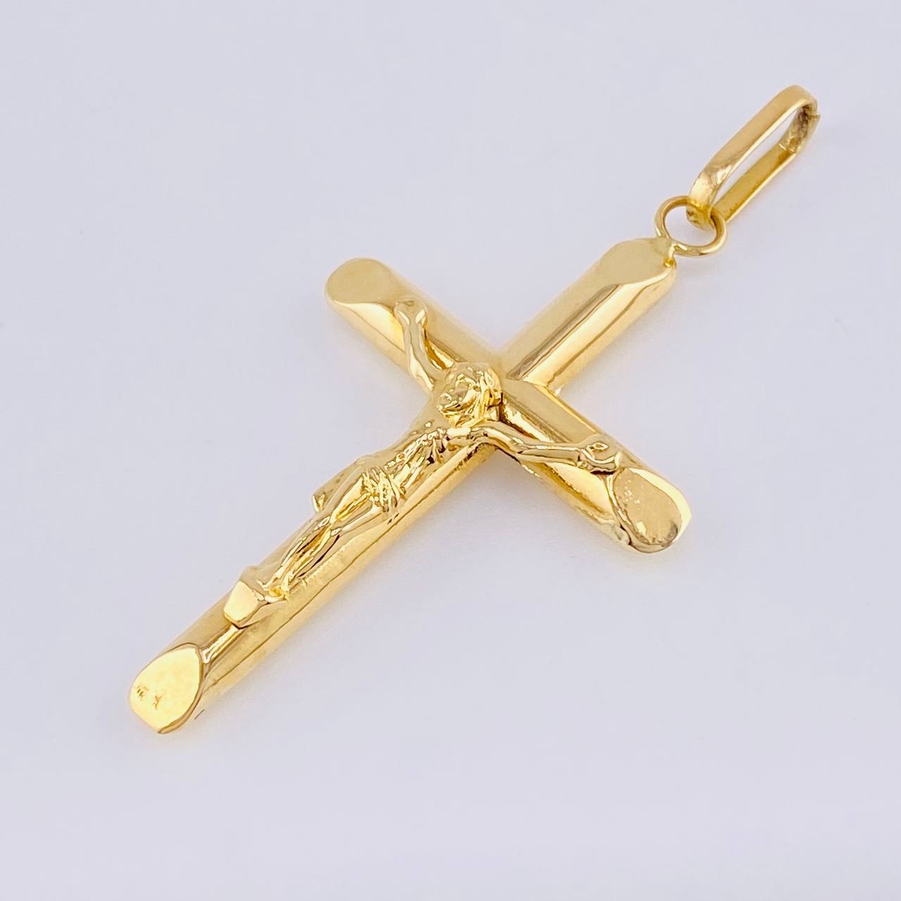 Pendant Cross Christ Flat Tips 1.95 g / 1 3/4 in Yellow Gold 18K