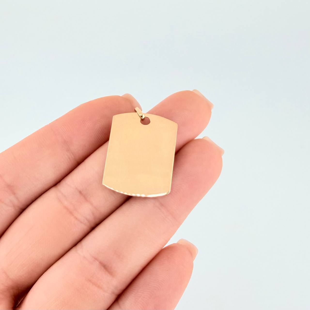 Dije Placa Rectangular Ovalada 1.85 g / 1 in Oro Amarillo 18K