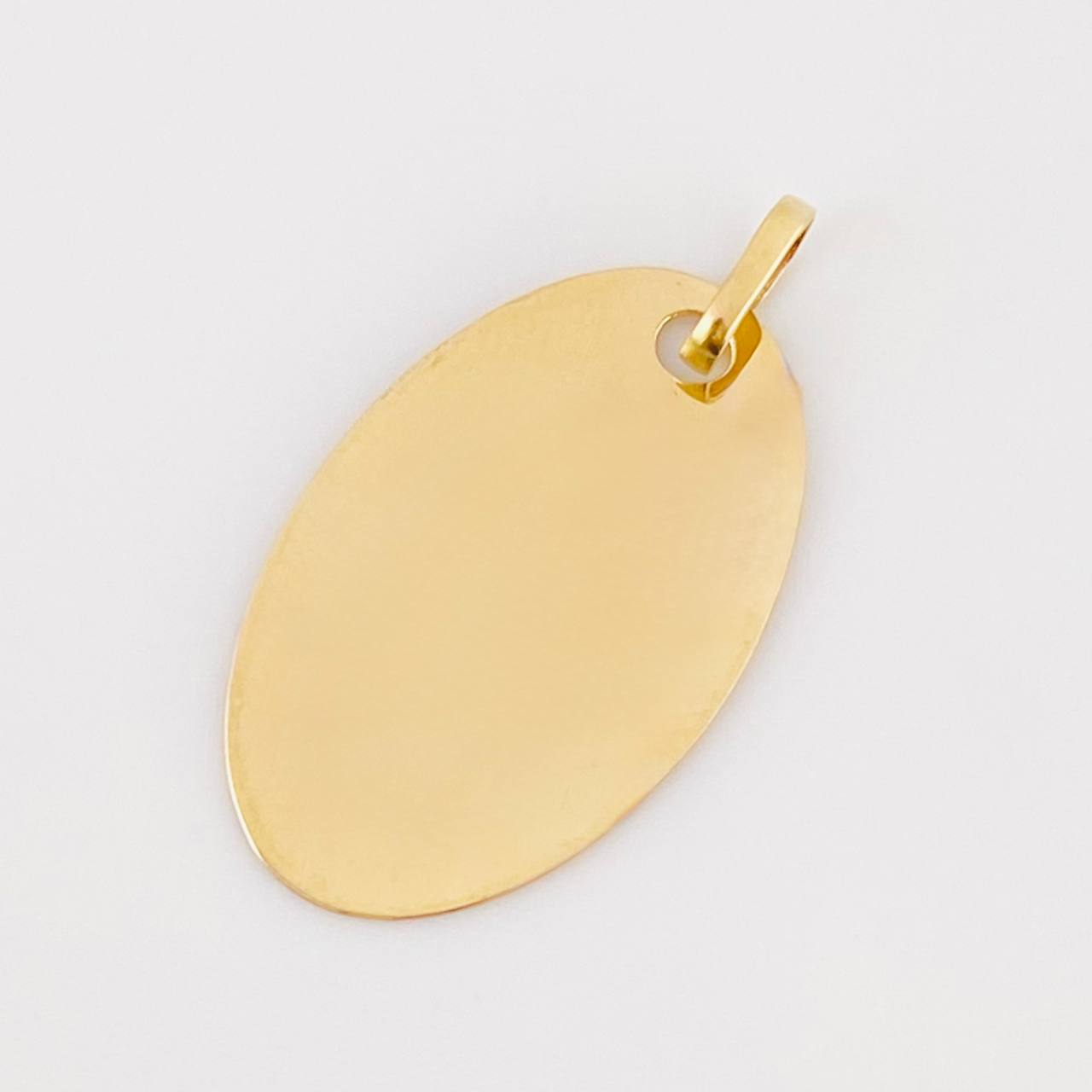 Oval Plate Pendant 1.2 g / 1 in 18K Yellow Gold