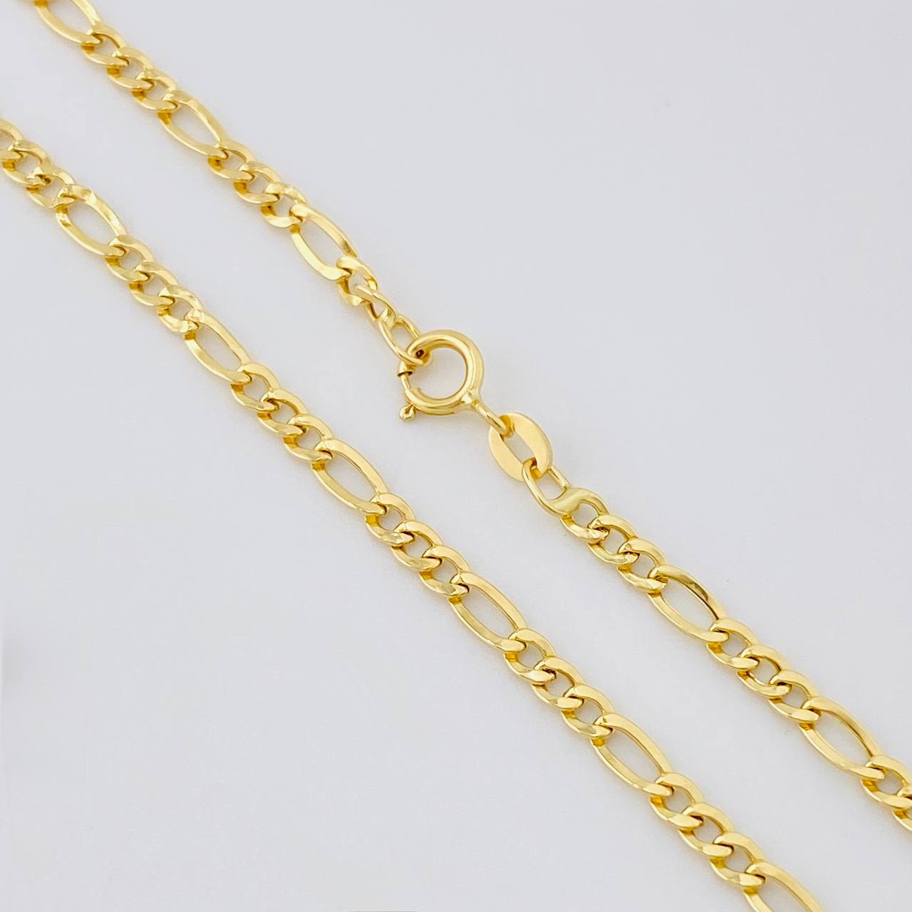 Cadena Figaro 2.2g / 45cm / 2.6mm Oro Amarillo 18K