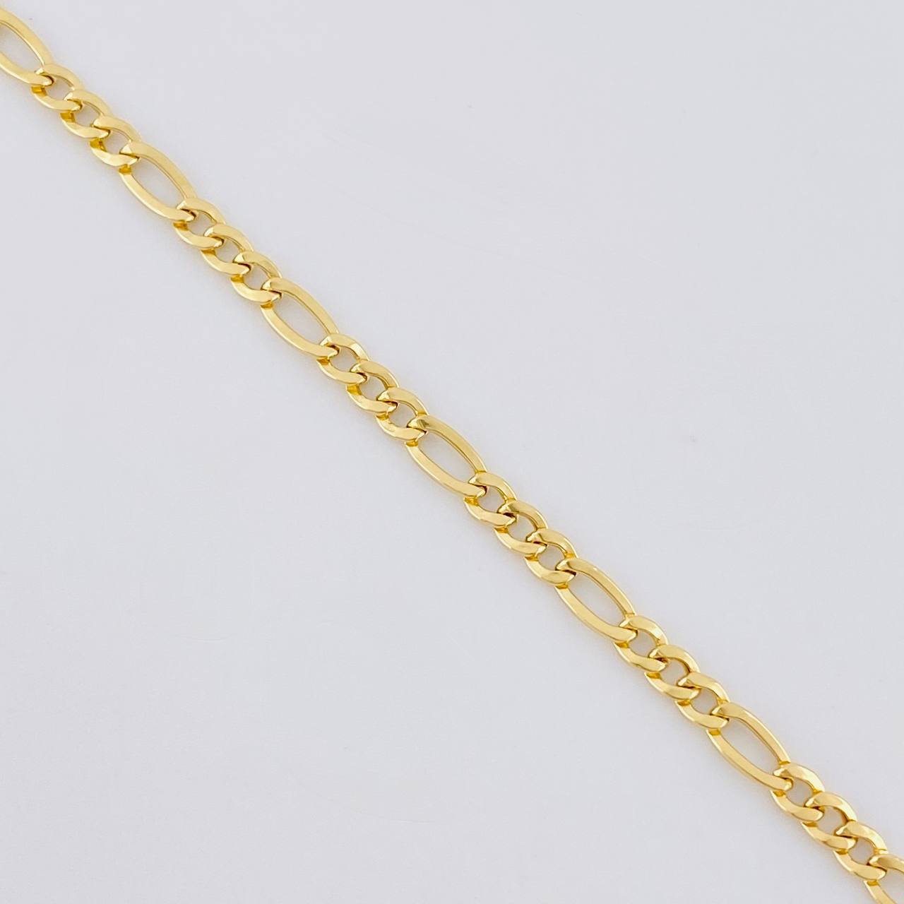 Cadena Figaro 2.2g / 45cm / 2.6mm Oro Amarillo 18K