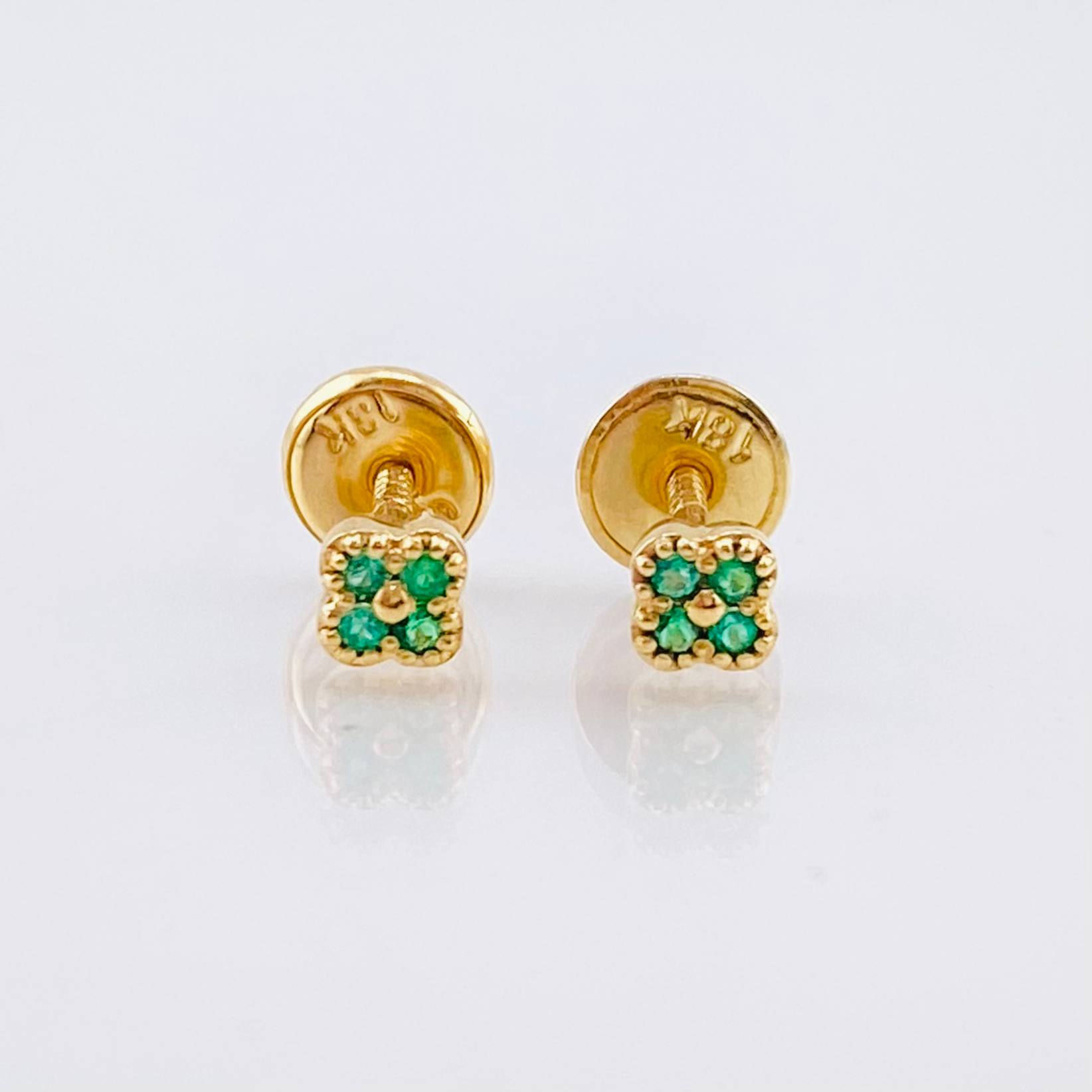 Topos Trebol Esmeralda 6pts 0.8gr / 3.6mm Oro Amarillo 18K *
