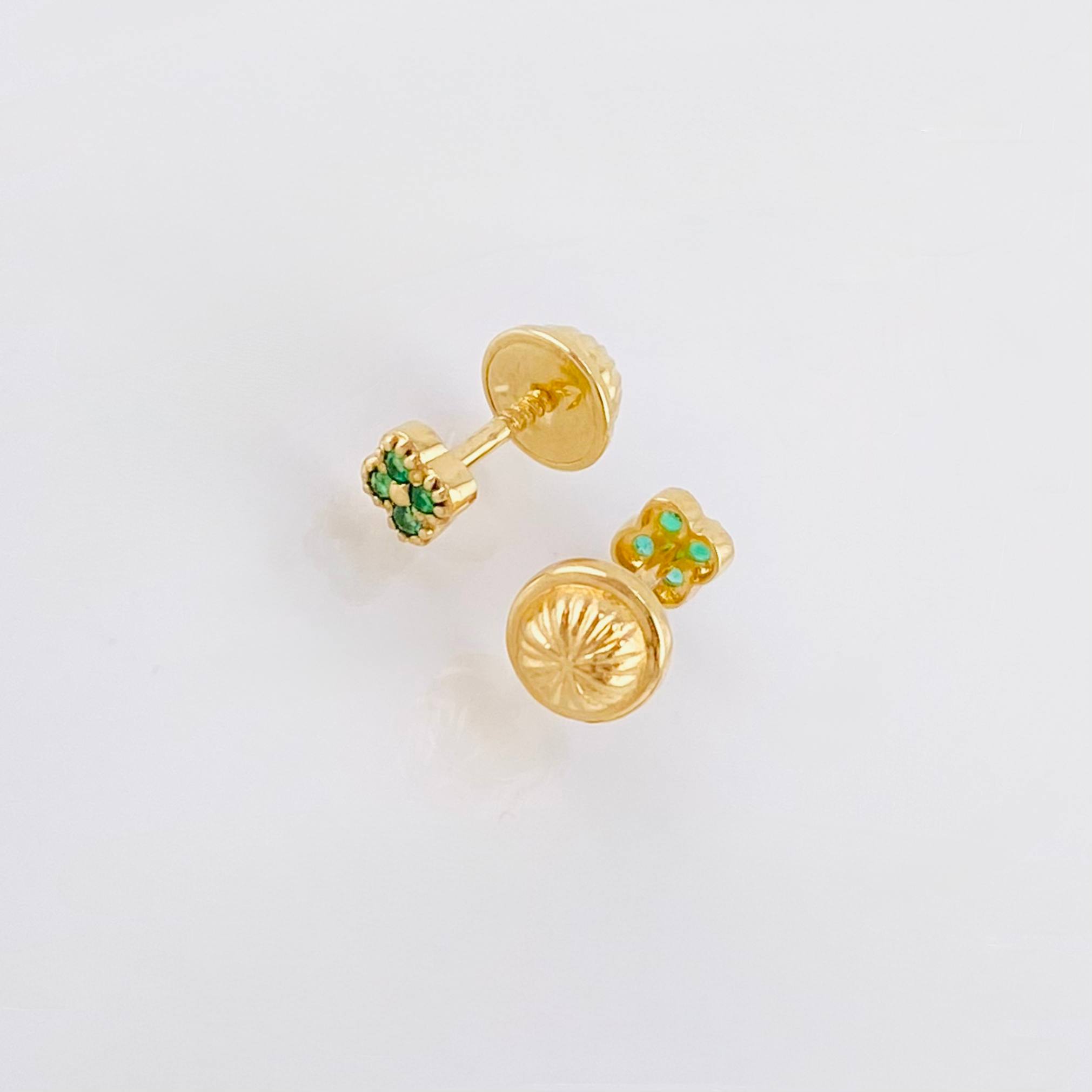 Topos Trebol Esmeraldas 5pts 0.8gr / 3mm Oro Amarillo 18K ©