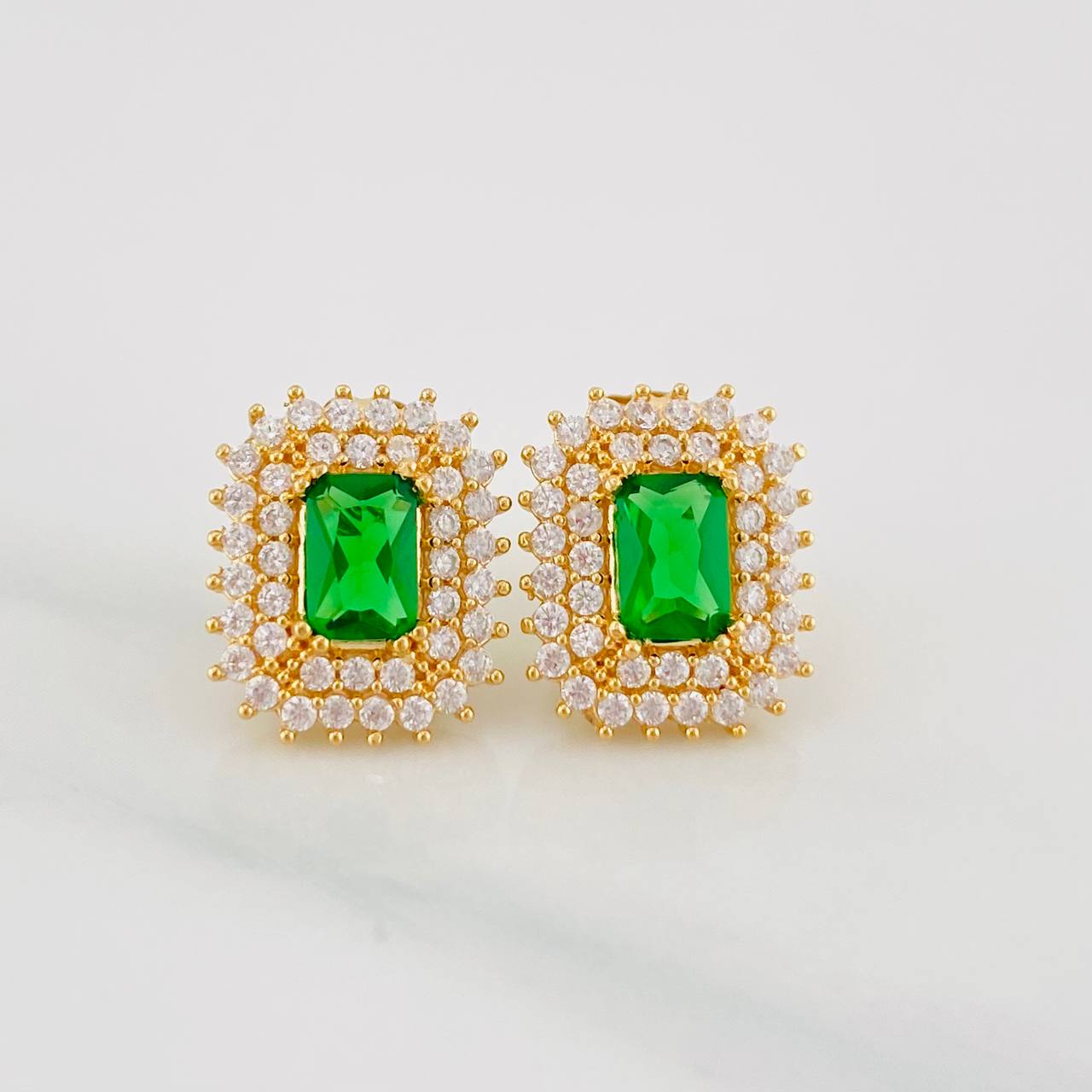 Stud Earrings Halo Sparkle 4.05g / in / 10.92mm Yellow Gold 18K