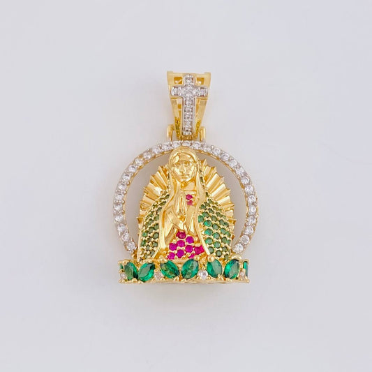Pendant Virgin of Guadalupe in Relief 7.05g / 1 1/4 in 18K Yellow Gold
