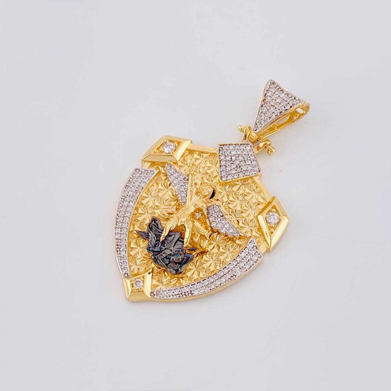 Dije Escudo San Miguel Arcangel 16.2g / 2 1/4 in Dos Oros Amarillo Blanco 18K